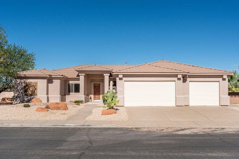 Photo of 215 S 2200 E, Saint George, UT 84790 (MLS # 26-276020)