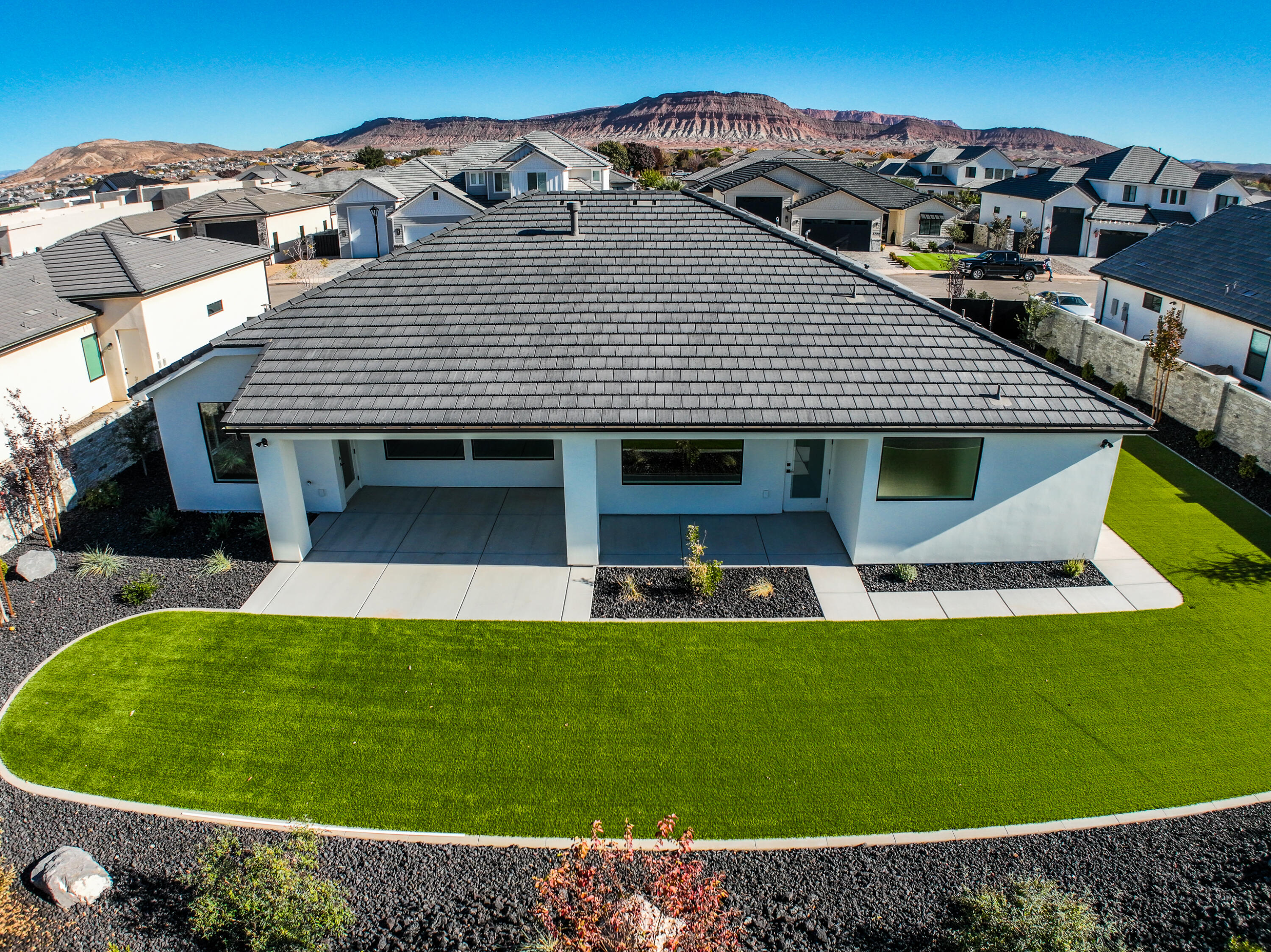 HAWKEYE POINTE SUB - Residential