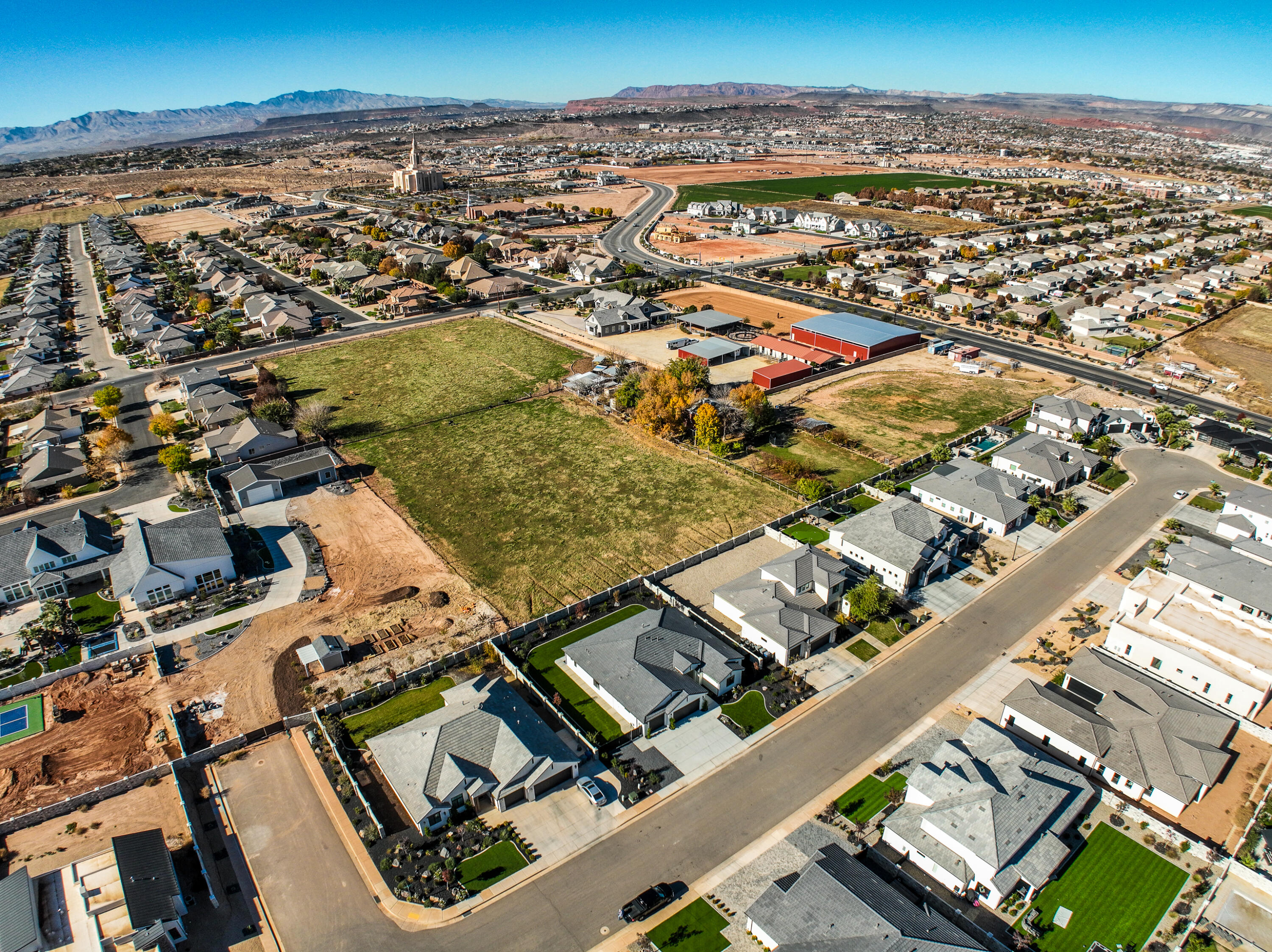 HAWKEYE POINTE SUB - Residential
