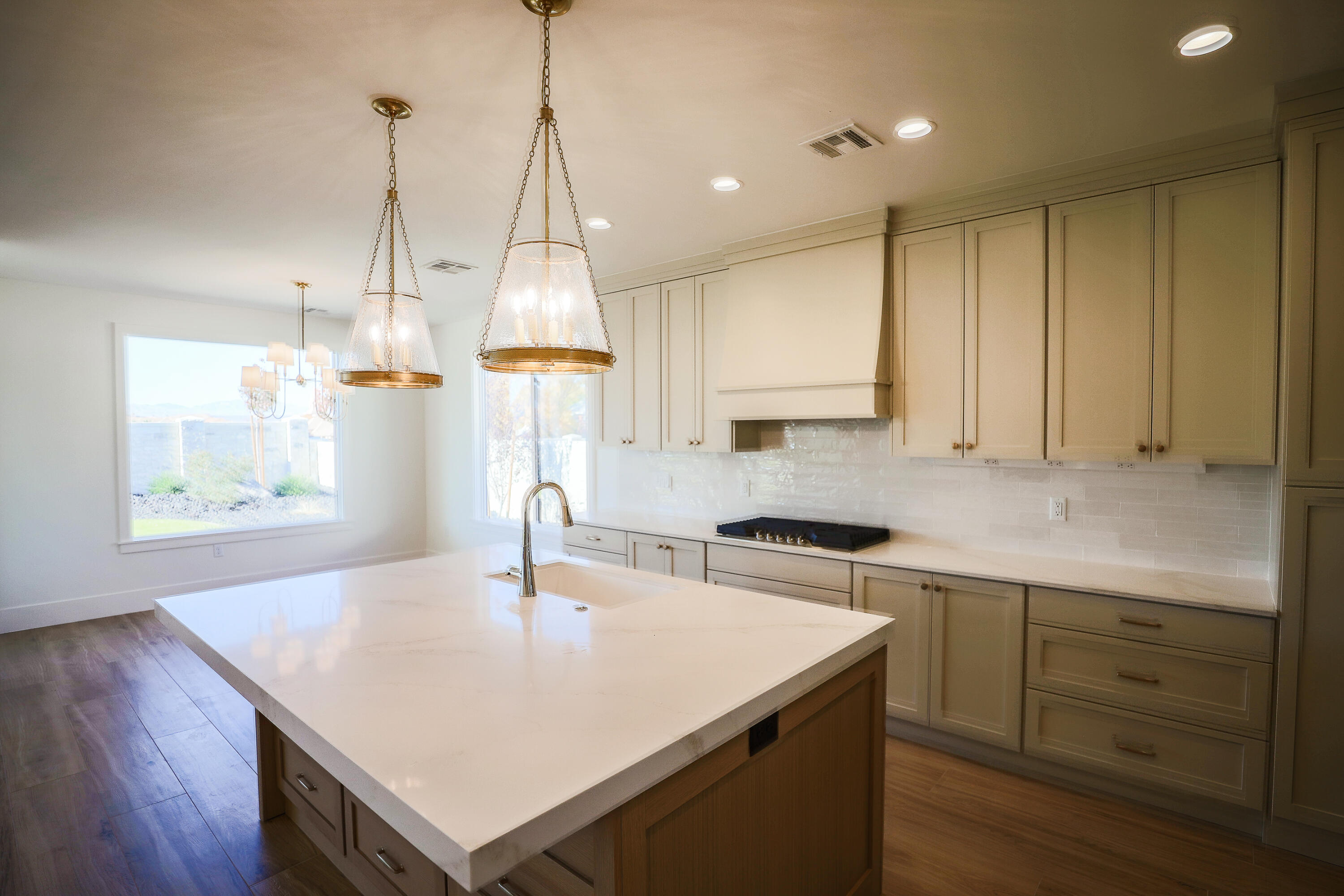 HAWKEYE POINTE SUB - Residential