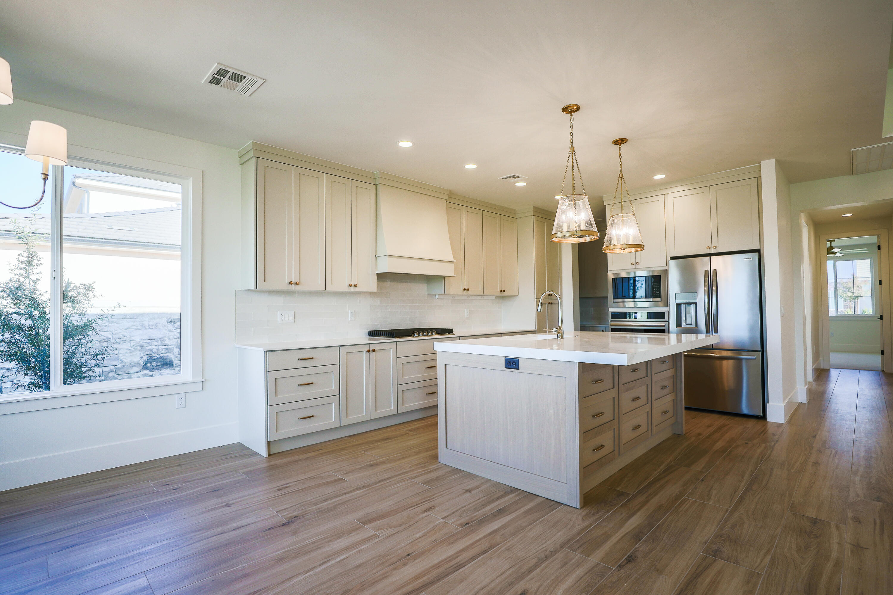 HAWKEYE POINTE SUB - Residential