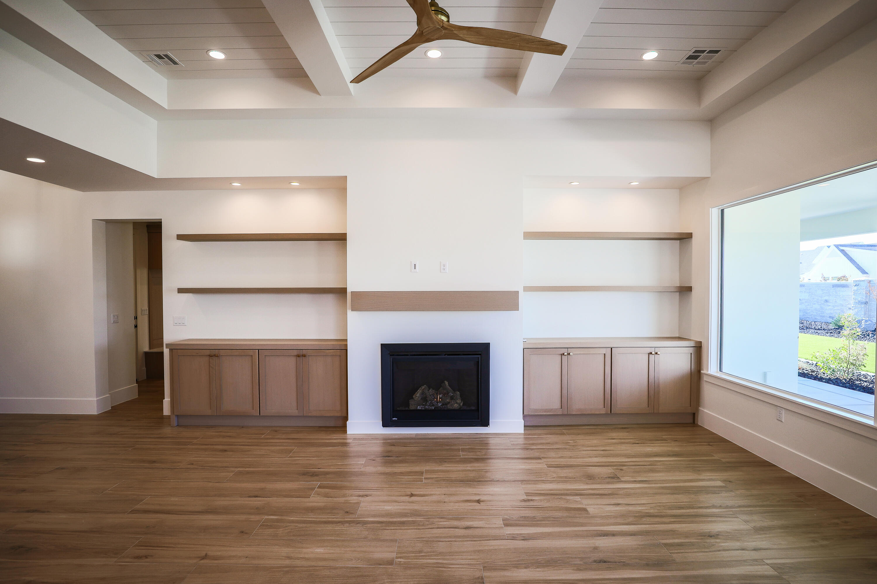 HAWKEYE POINTE SUB - Residential