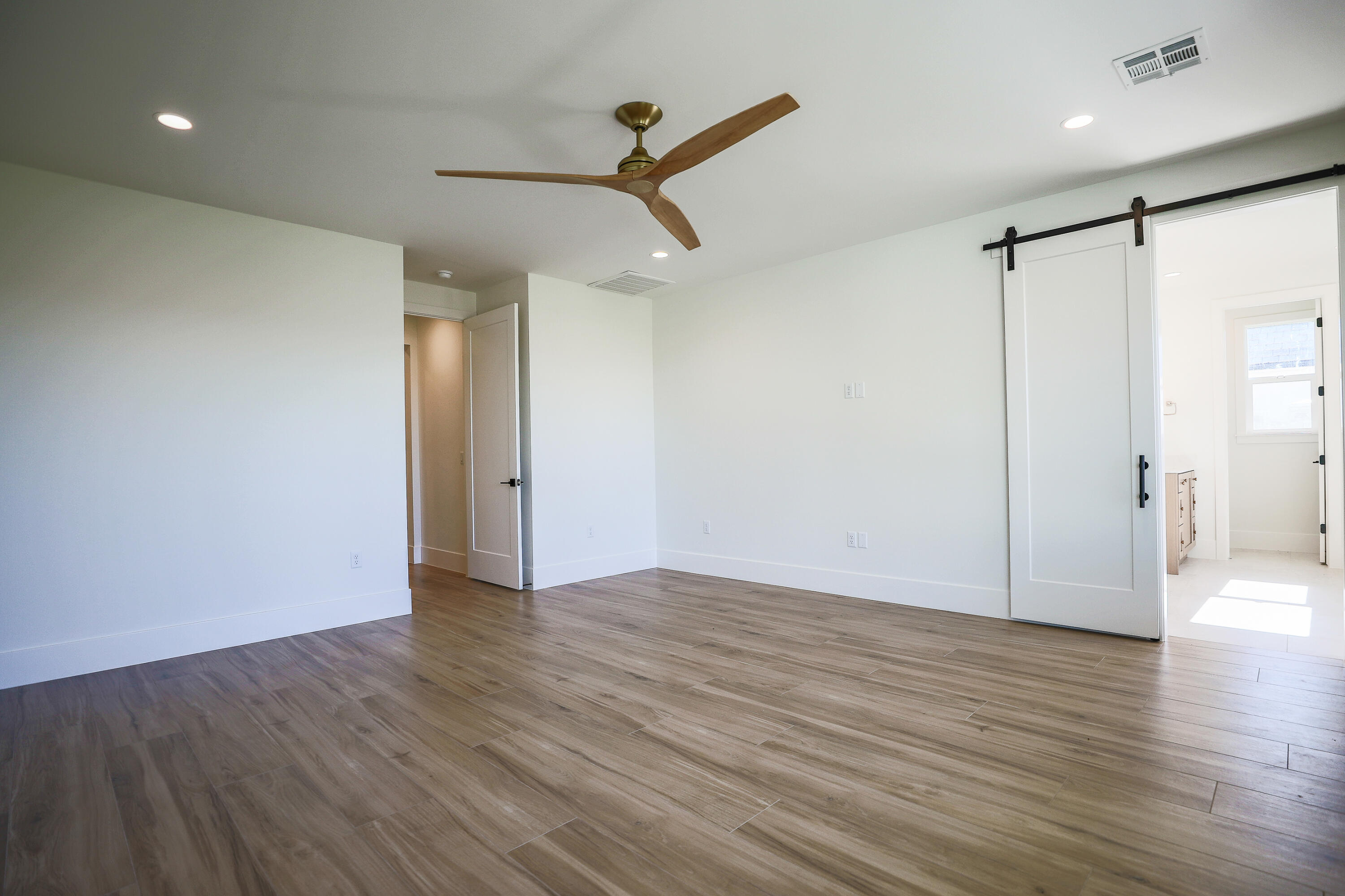 HAWKEYE POINTE SUB - Residential