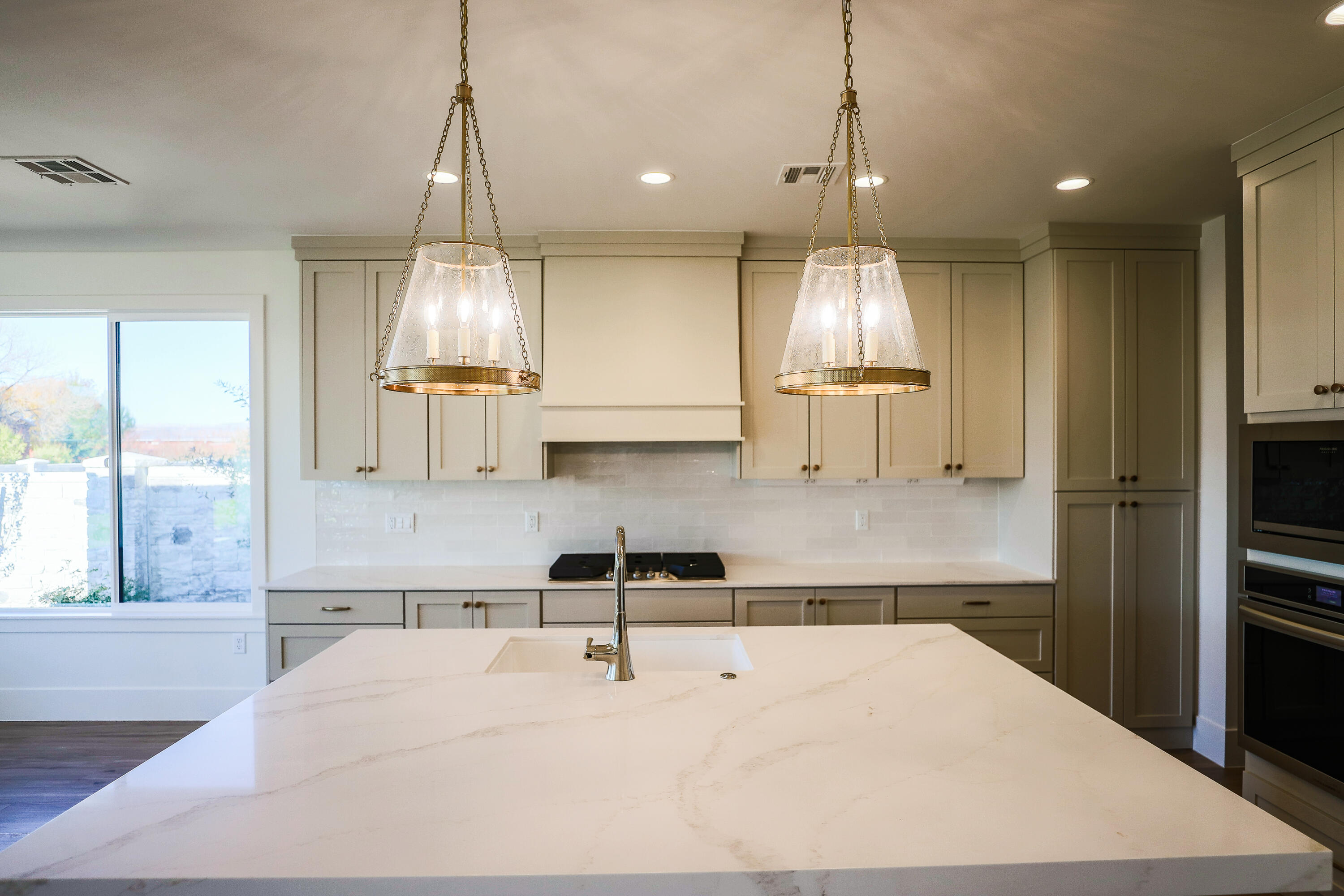 HAWKEYE POINTE SUB - Residential