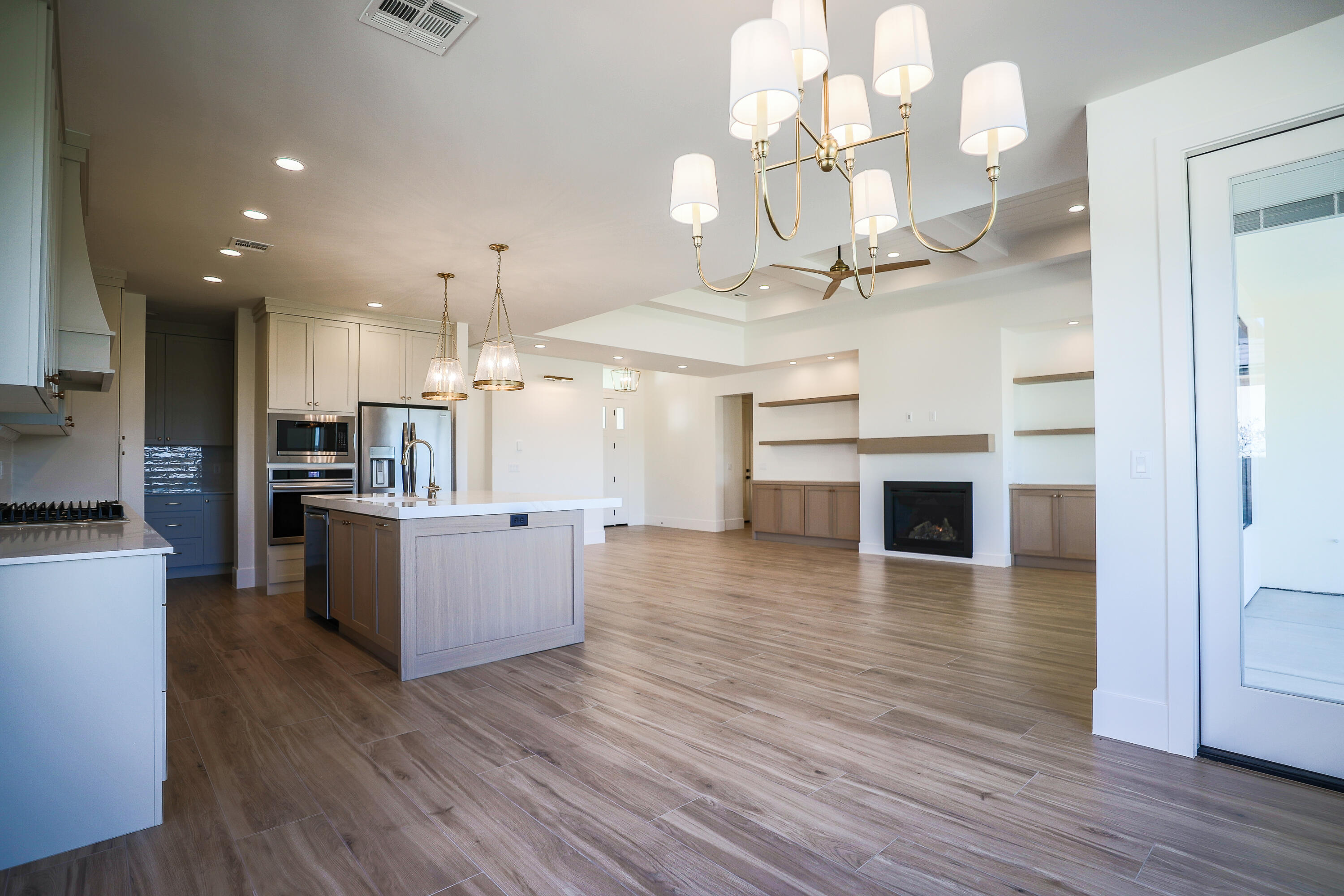 HAWKEYE POINTE SUB - Residential