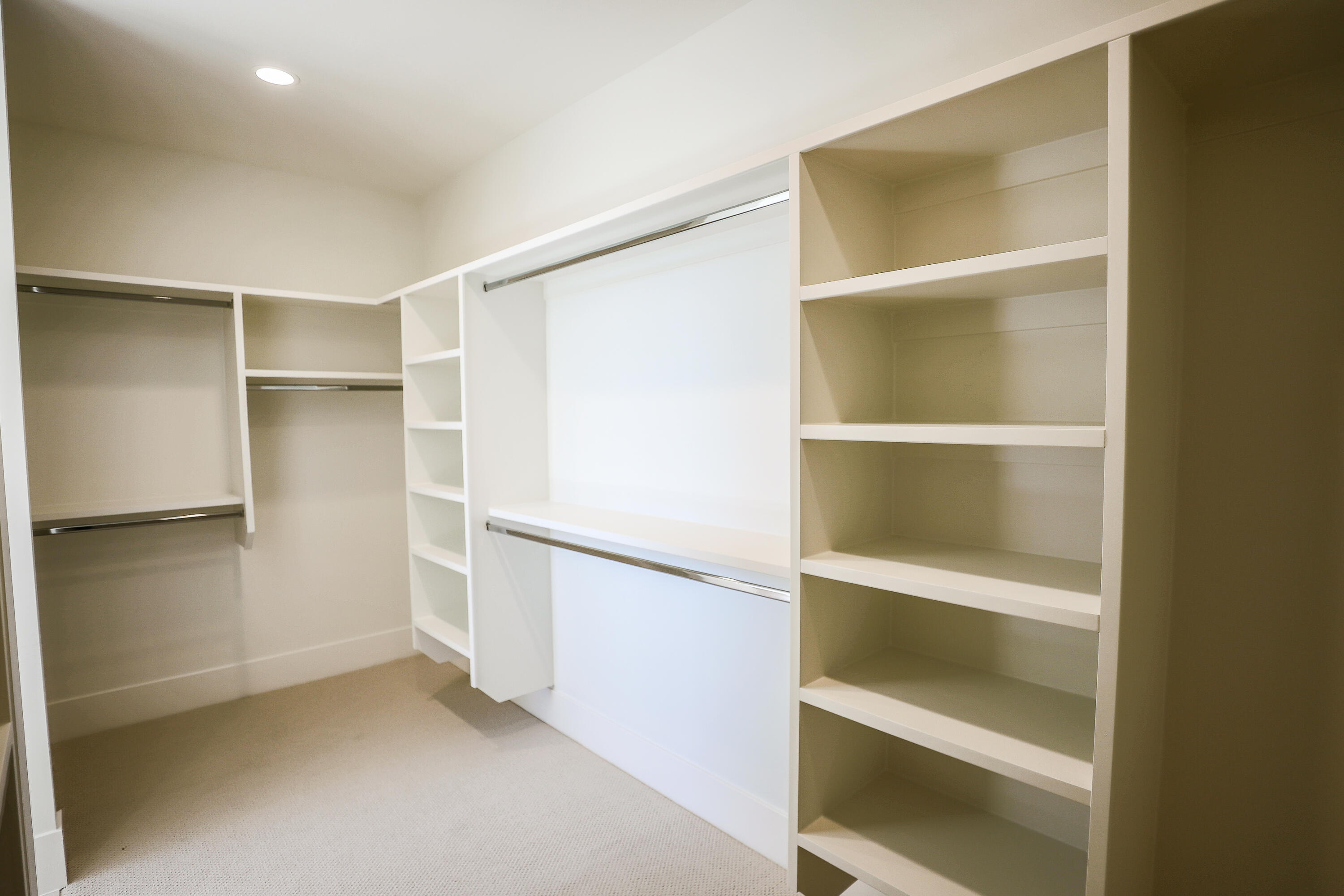 HAWKEYE POINTE SUB - Residential