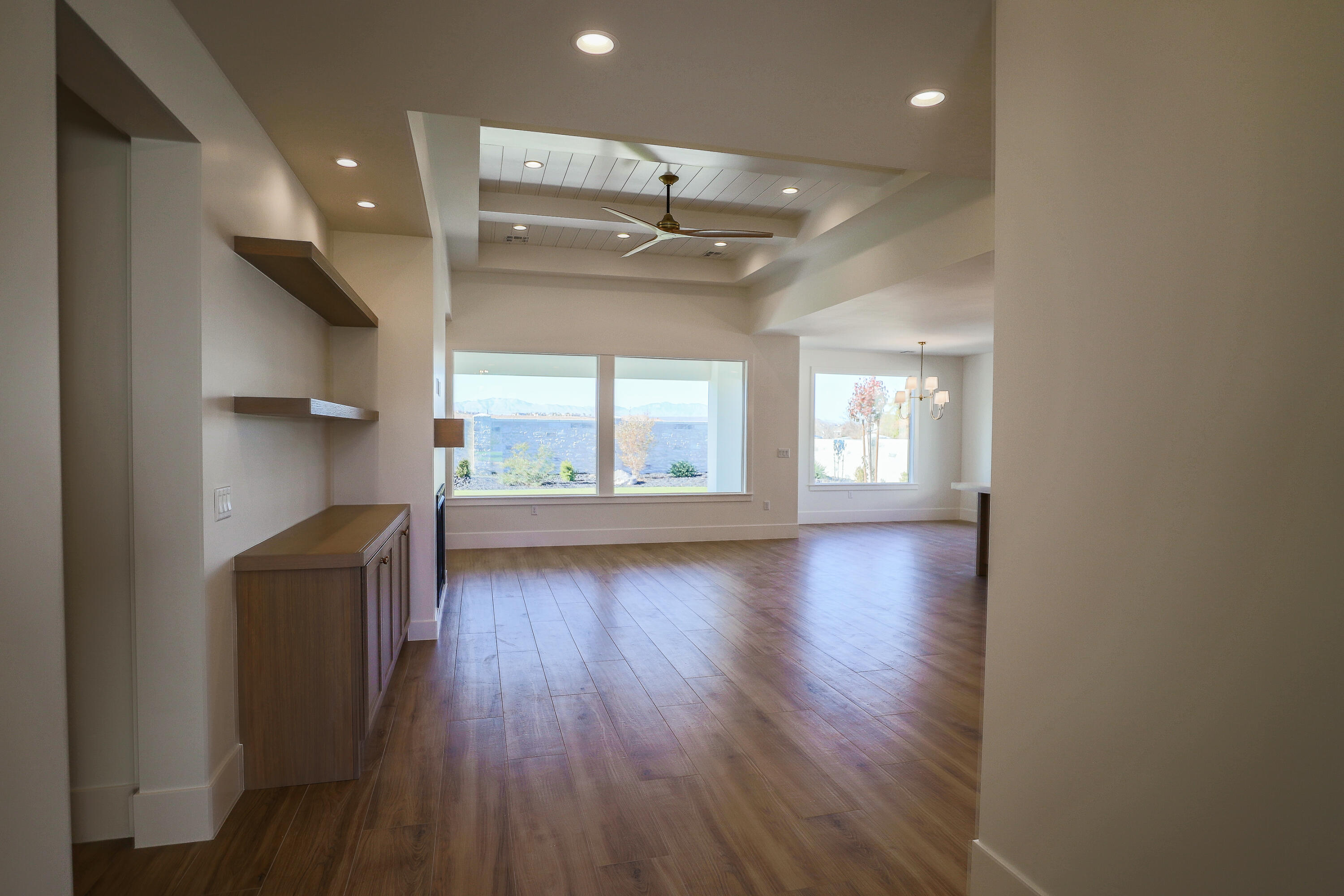 HAWKEYE POINTE SUB - Residential