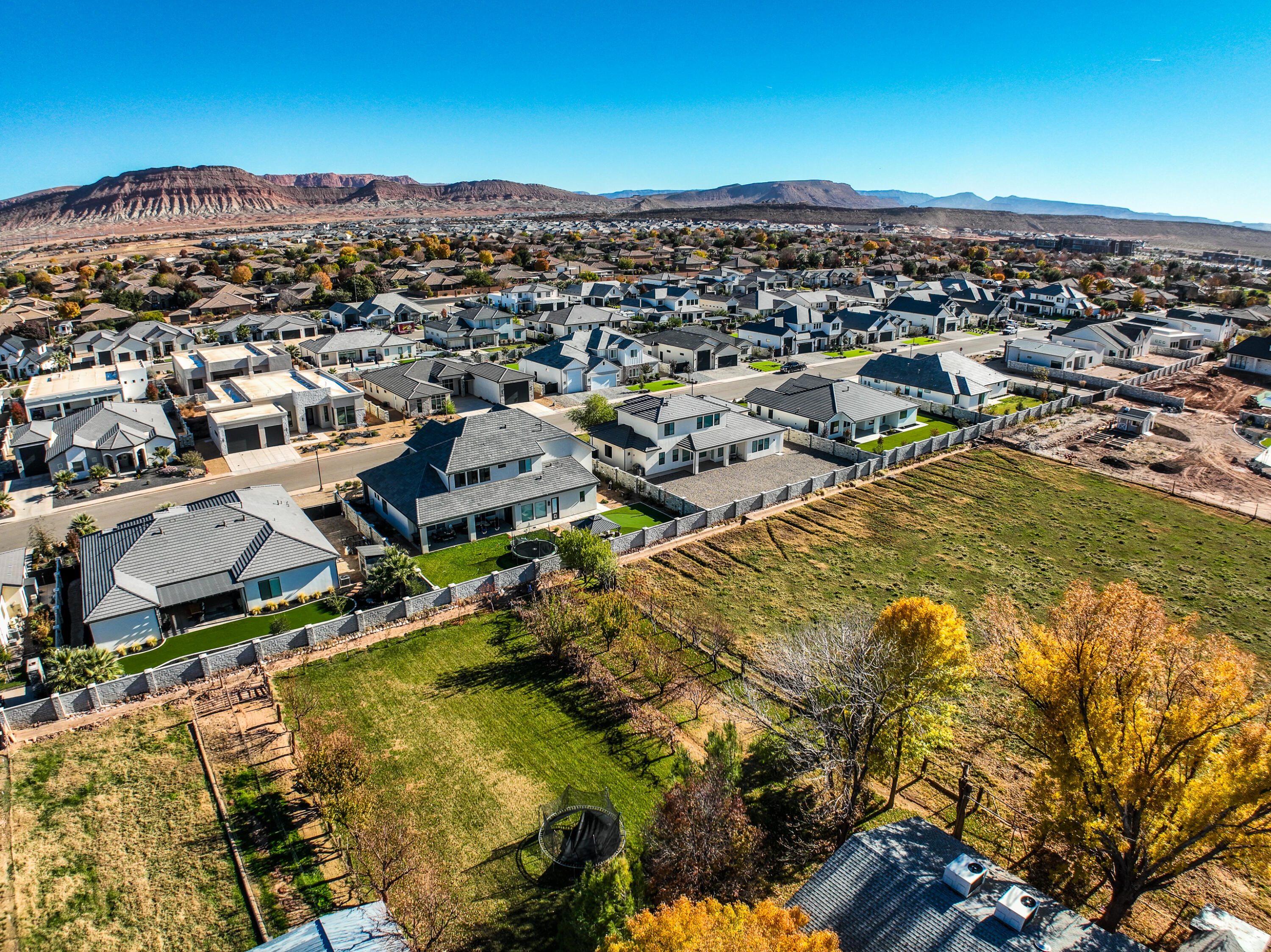 HAWKEYE POINTE SUB - Residential