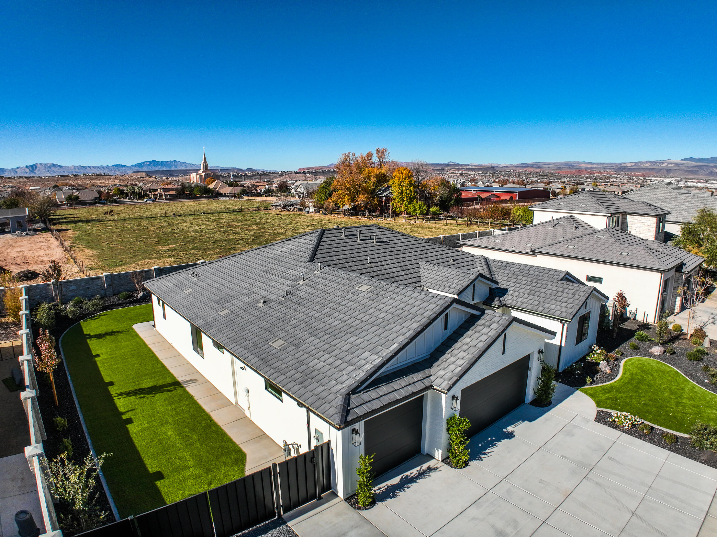 HAWKEYE POINTE SUB - Residential