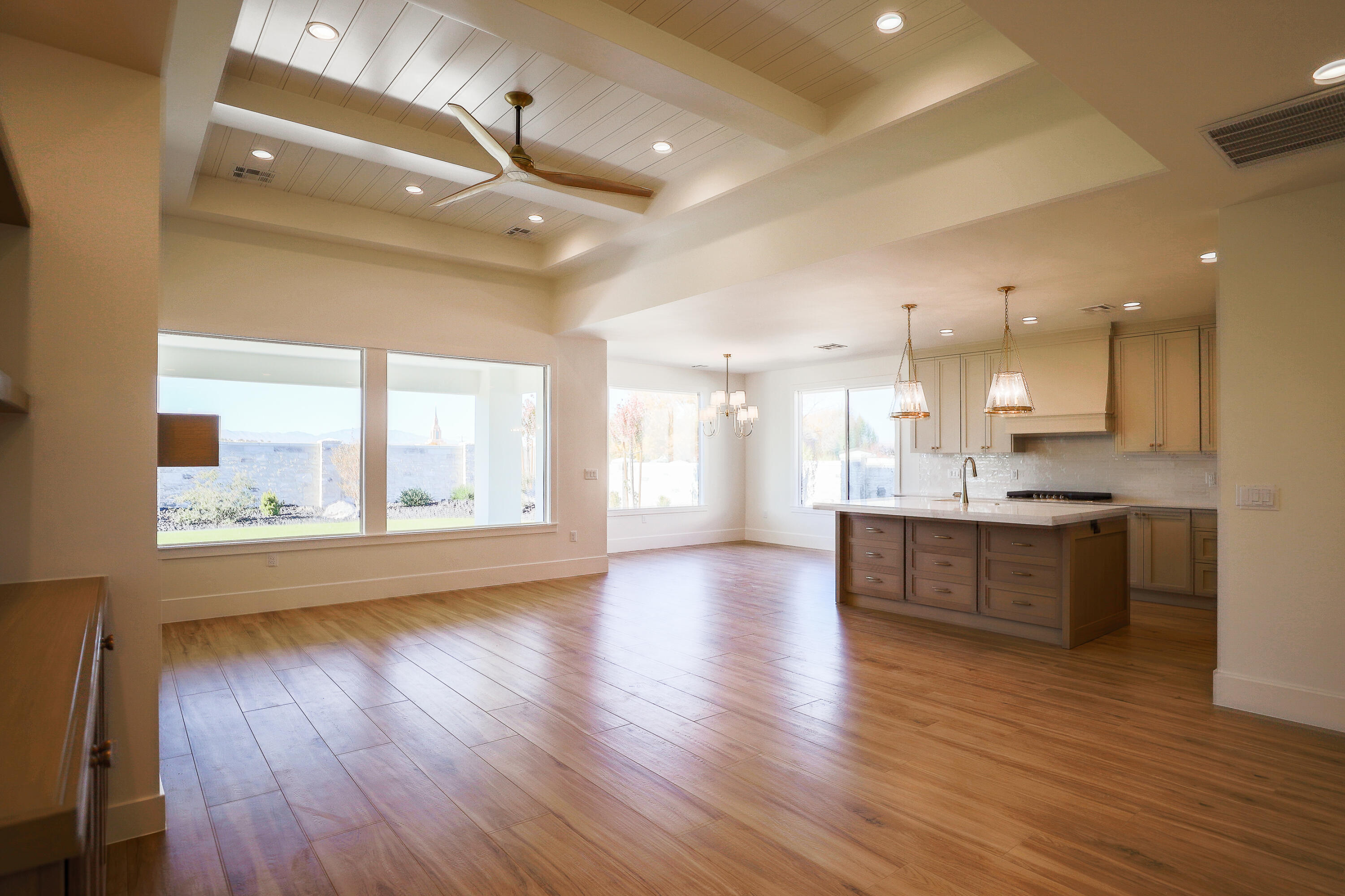 HAWKEYE POINTE SUB - Residential