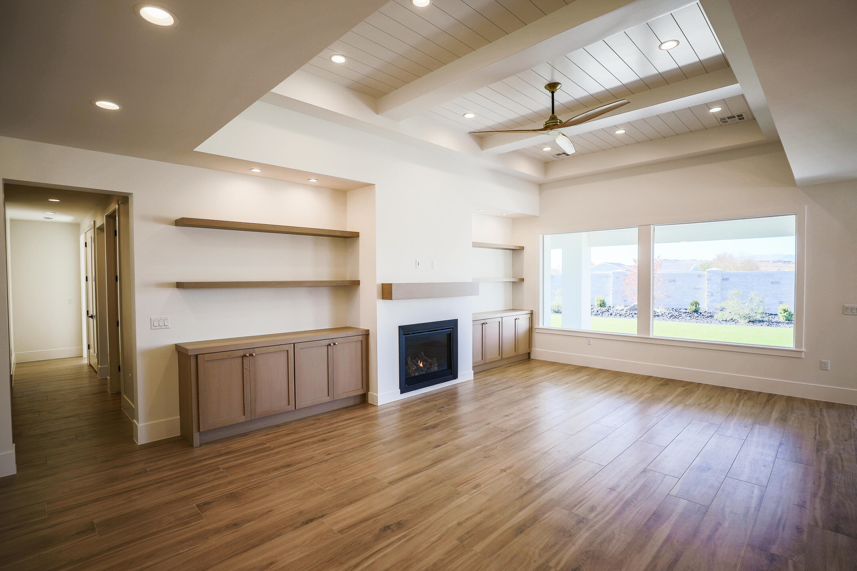 HAWKEYE POINTE SUB - Residential