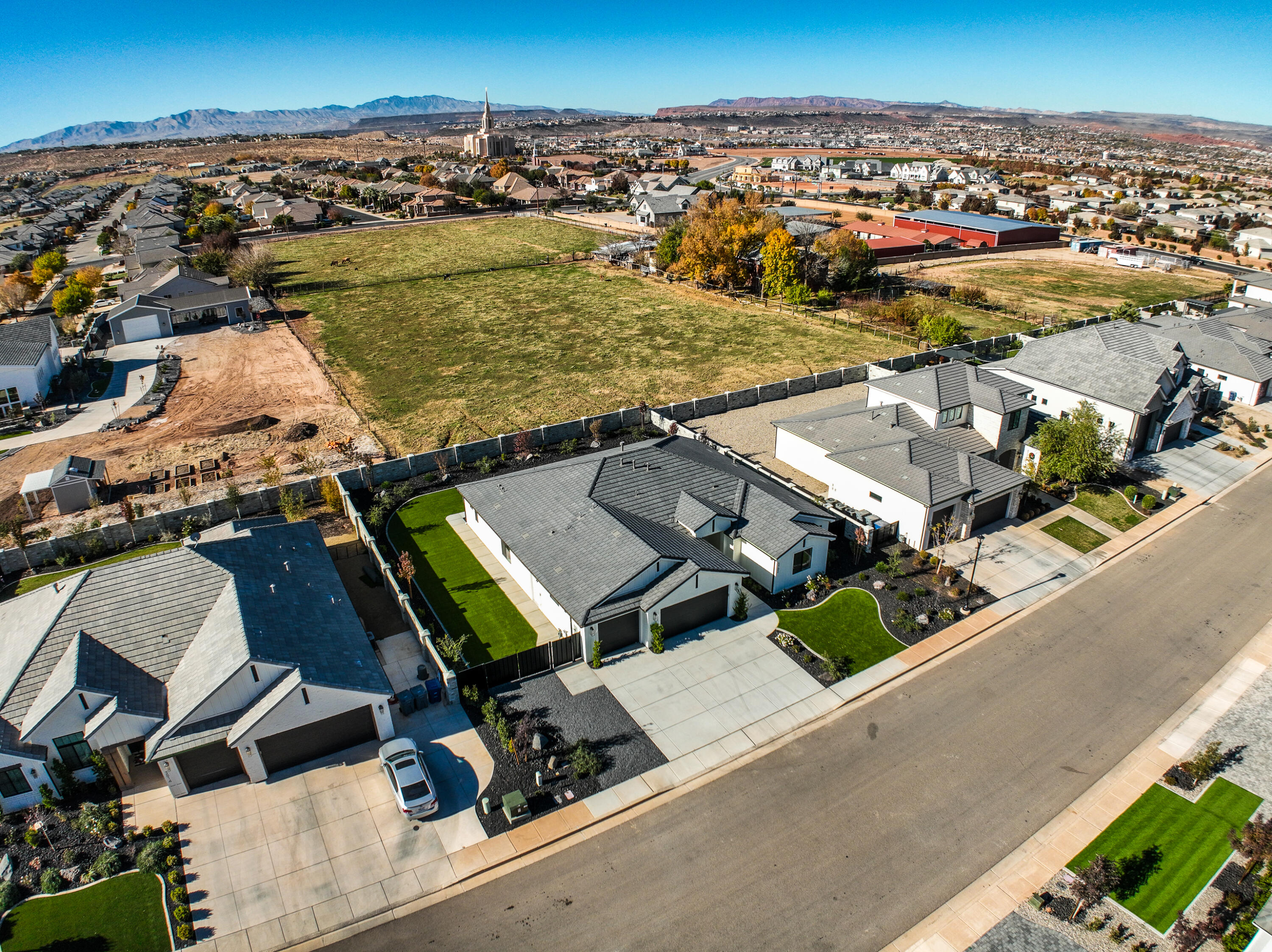 HAWKEYE POINTE SUB - Residential