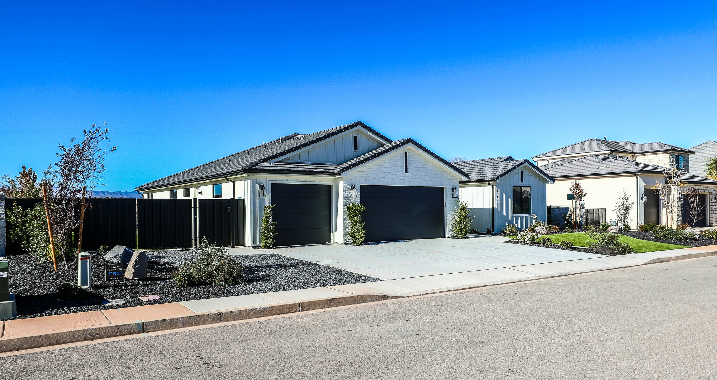 HAWKEYE POINTE SUB - Residential