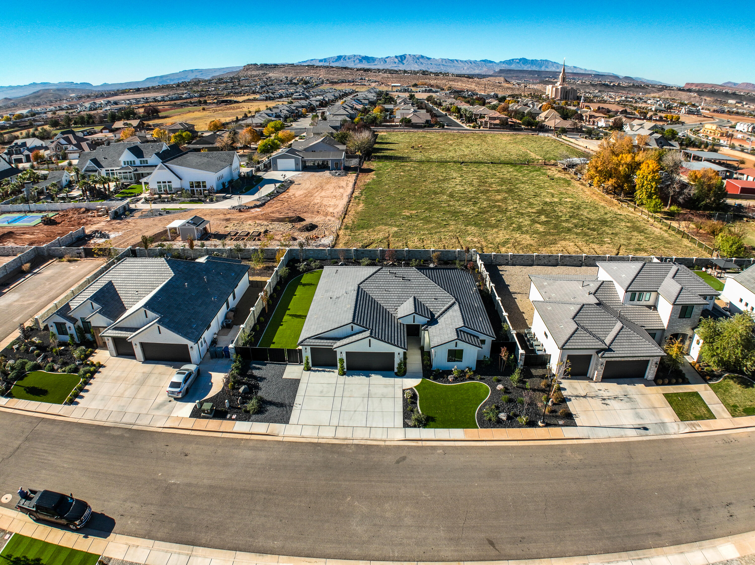 HAWKEYE POINTE SUB - Residential