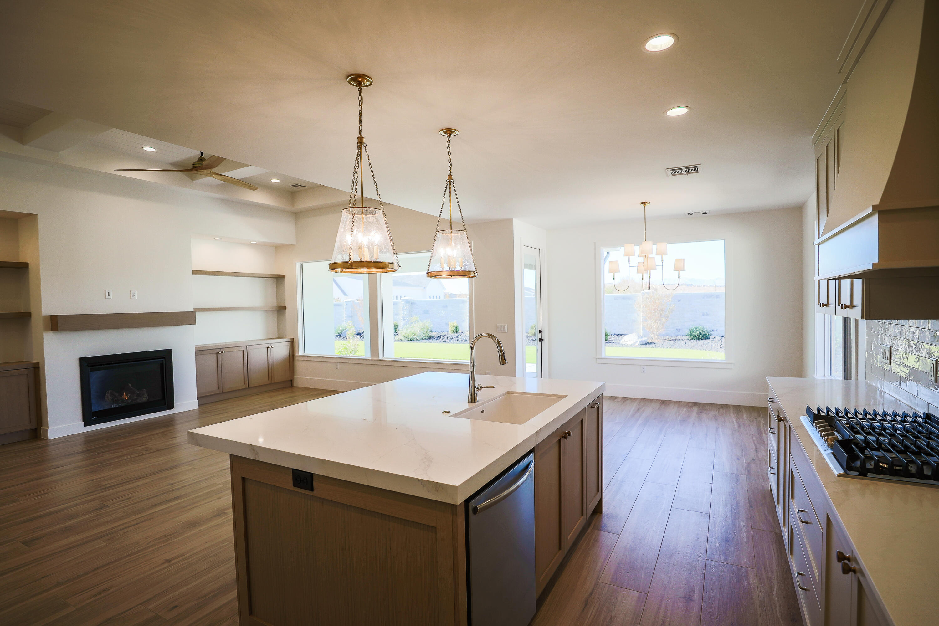 HAWKEYE POINTE SUB - Residential