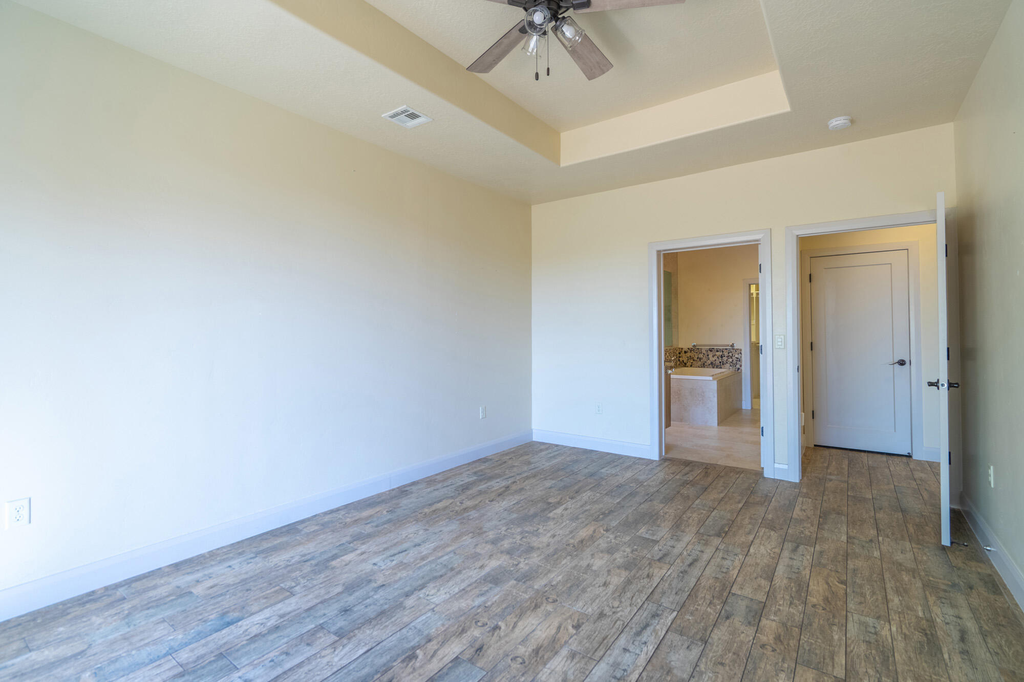 LAST SUN AT GREEN SPRINGS - Residential