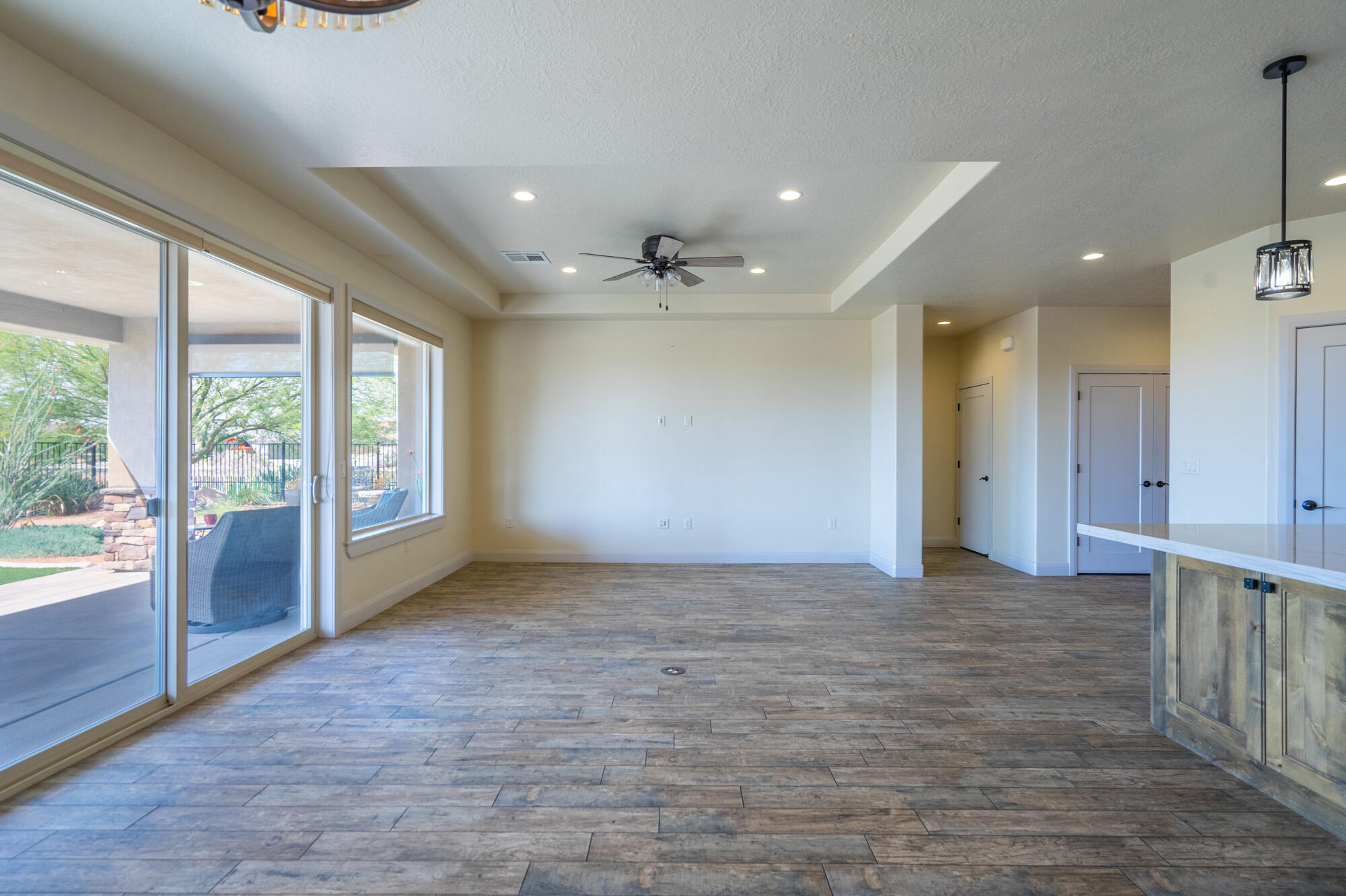 LAST SUN AT GREEN SPRINGS - Residential