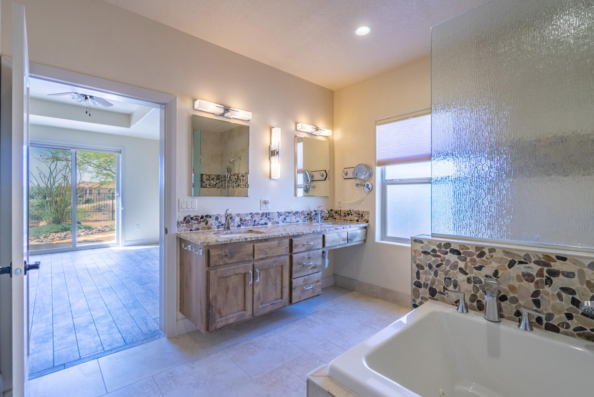 LAST SUN AT GREEN SPRINGS - Residential