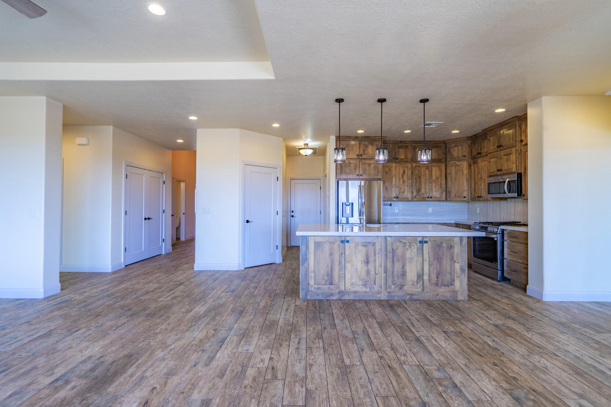 LAST SUN AT GREEN SPRINGS - Residential