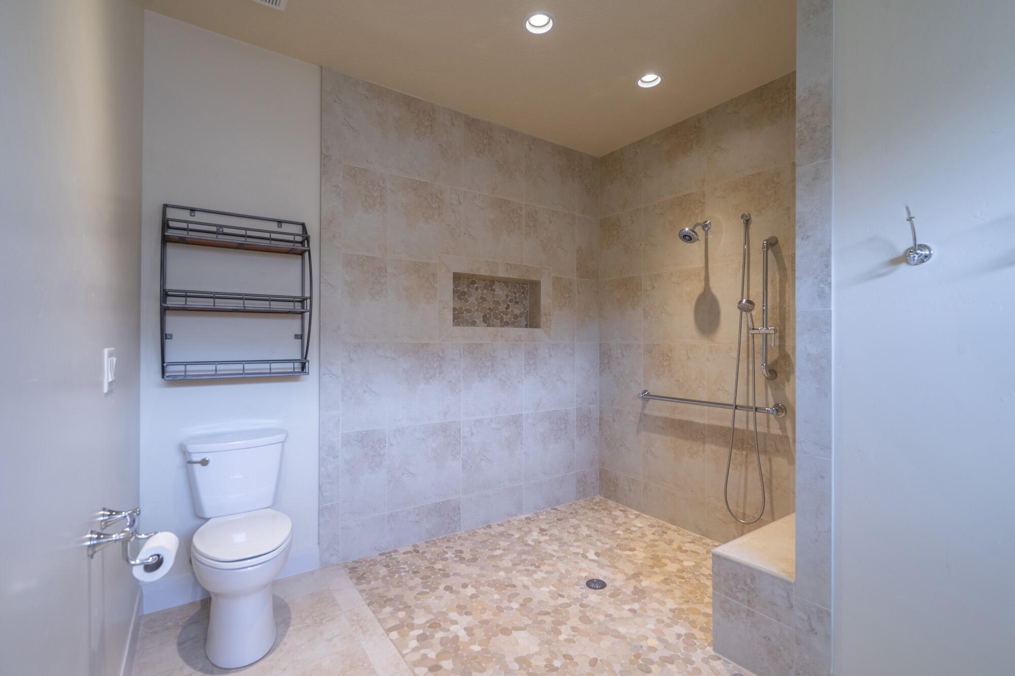 LAST SUN AT GREEN SPRINGS - Residential