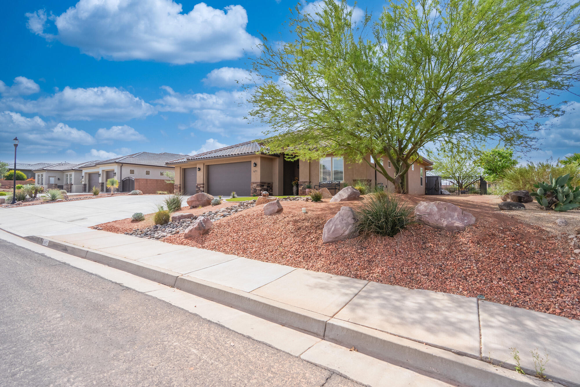 LAST SUN AT GREEN SPRINGS - Residential