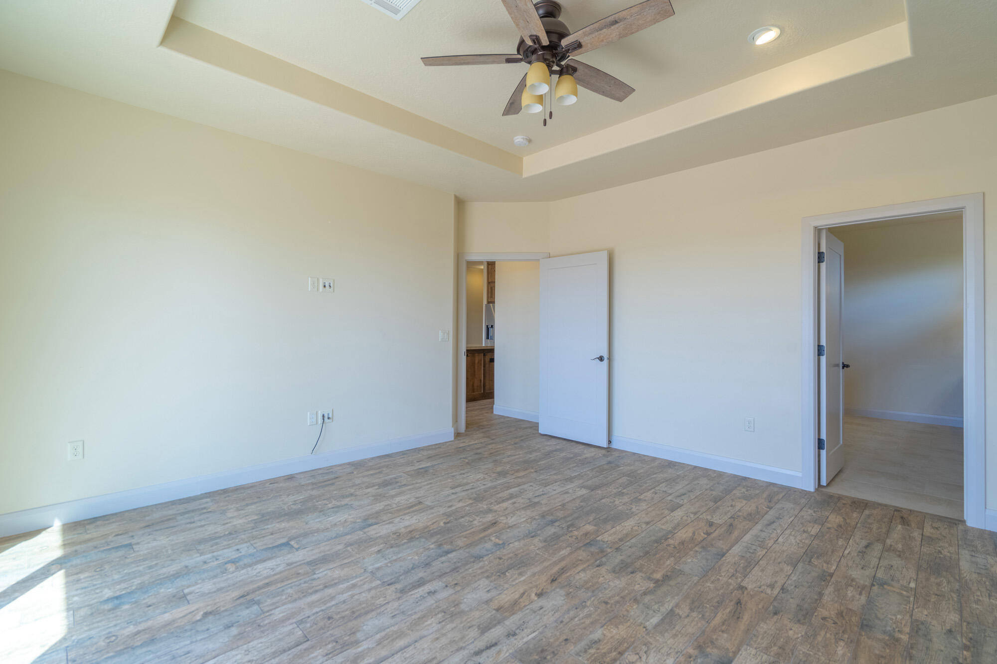 LAST SUN AT GREEN SPRINGS - Residential