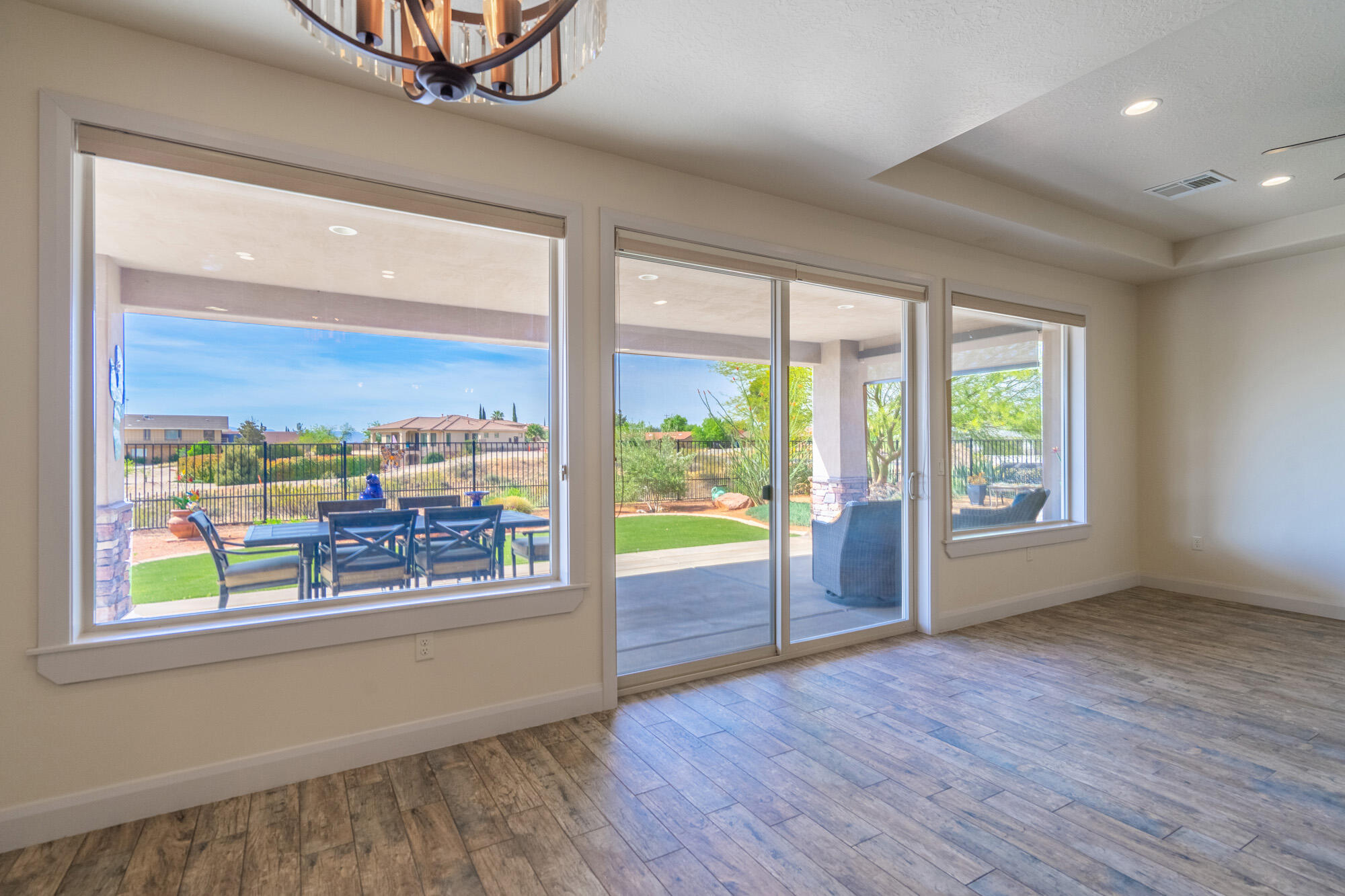 LAST SUN AT GREEN SPRINGS - Residential