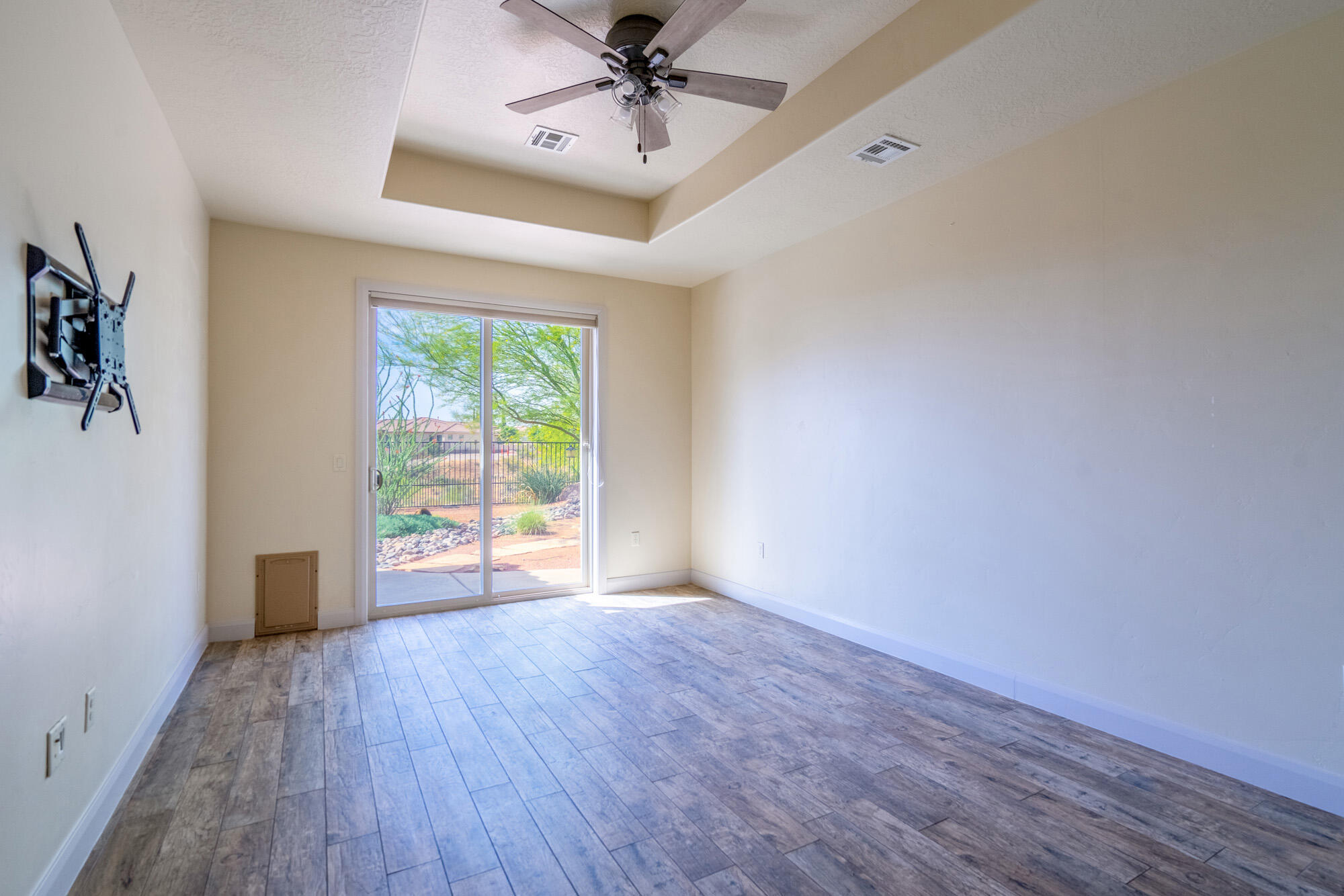 LAST SUN AT GREEN SPRINGS - Residential