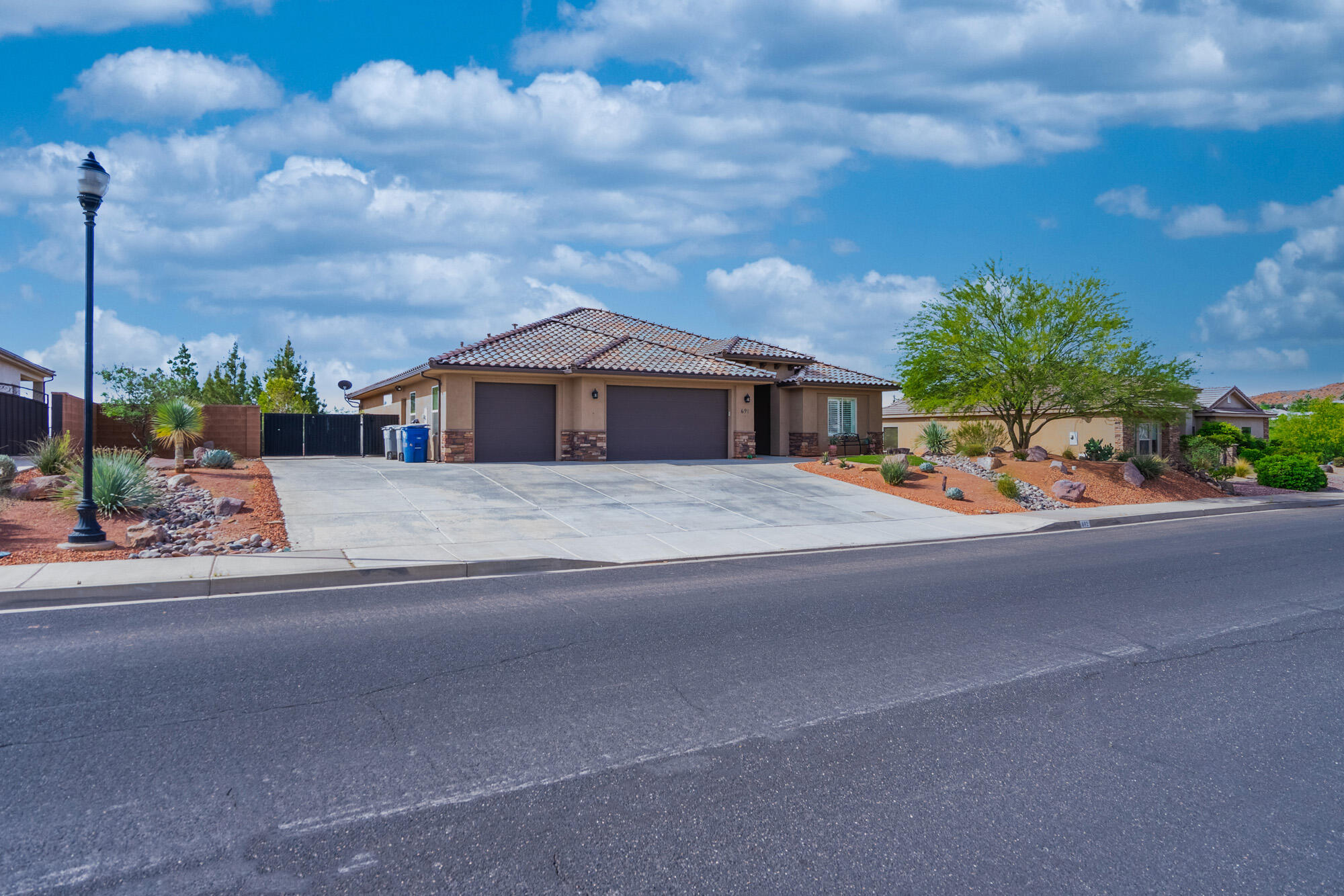 LAST SUN AT GREEN SPRINGS - Residential