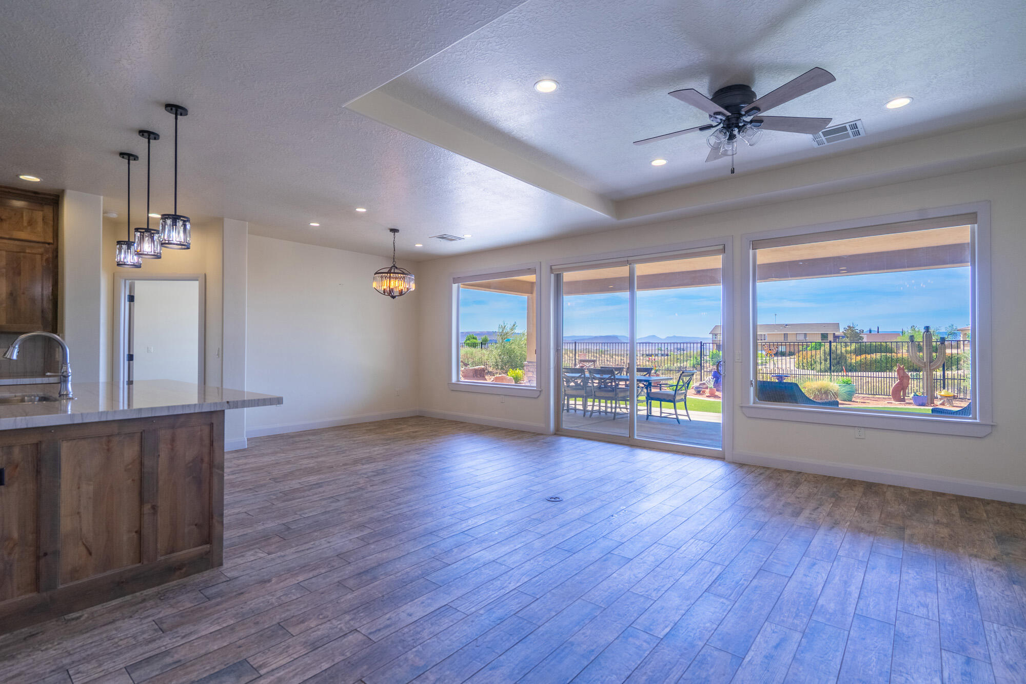 LAST SUN AT GREEN SPRINGS - Residential