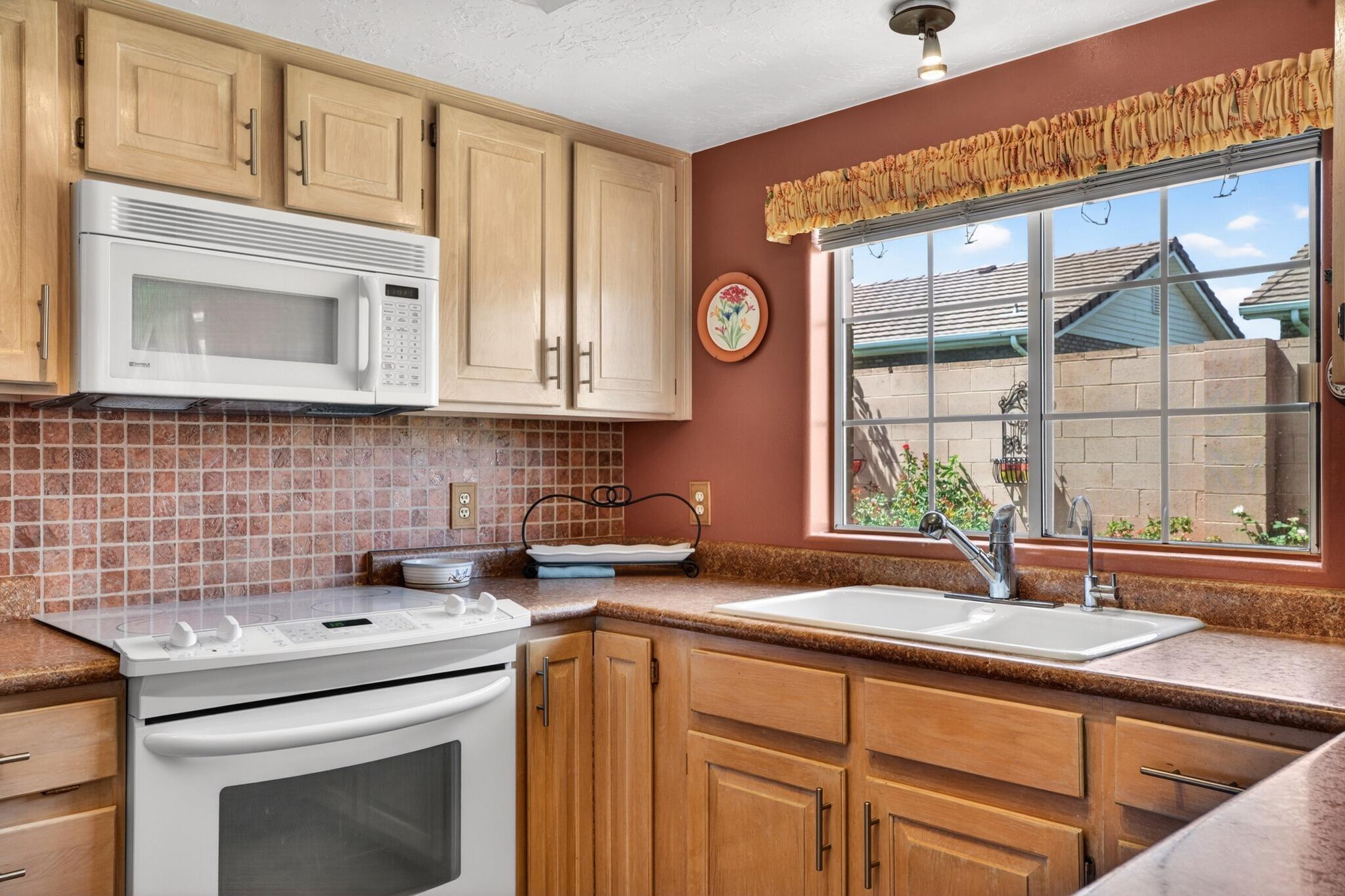 SUN COUNTRY MEADOWS SOUTH TOWNHOMES - Residential