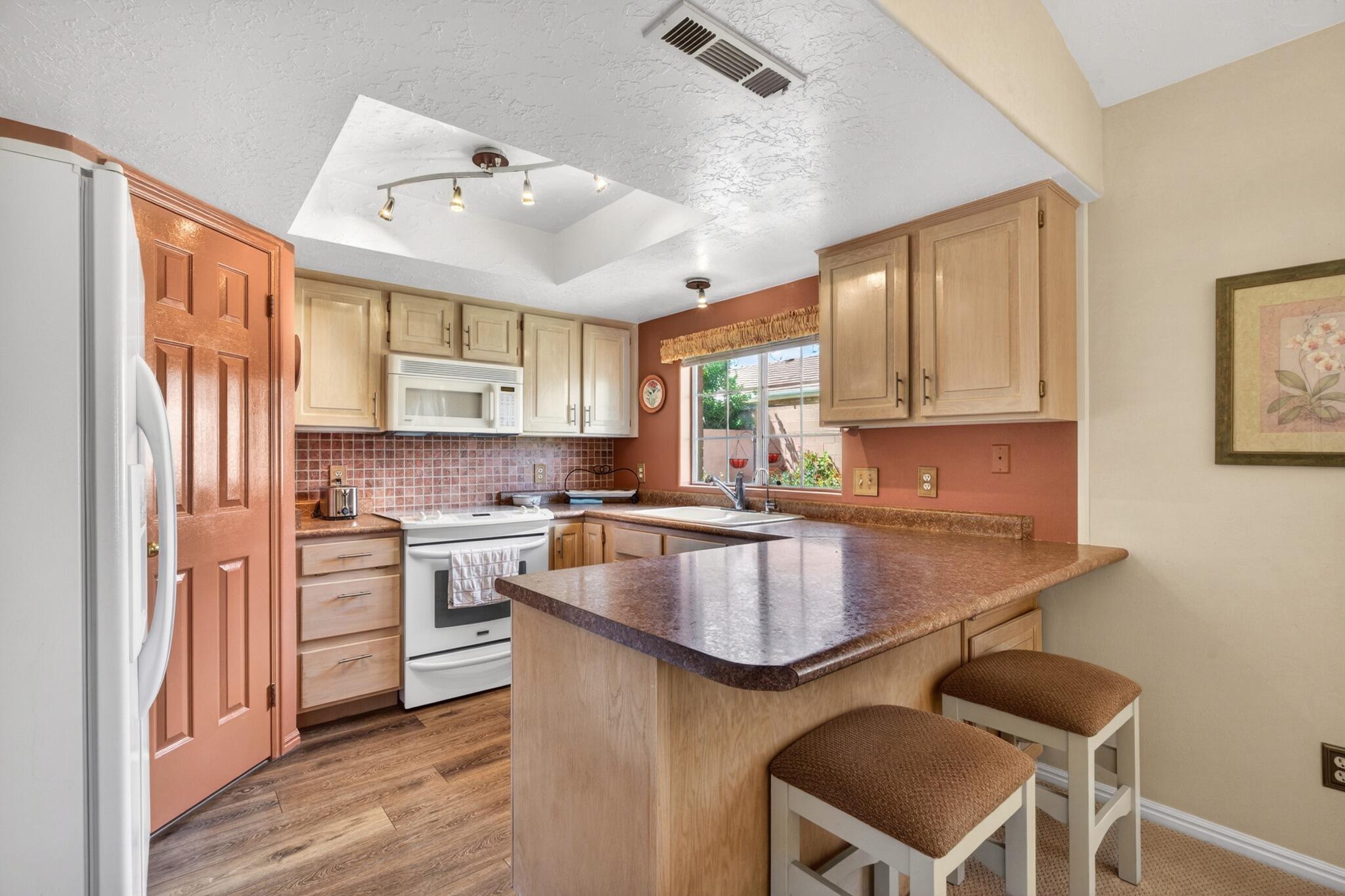 SUN COUNTRY MEADOWS SOUTH TOWNHOMES - Residential