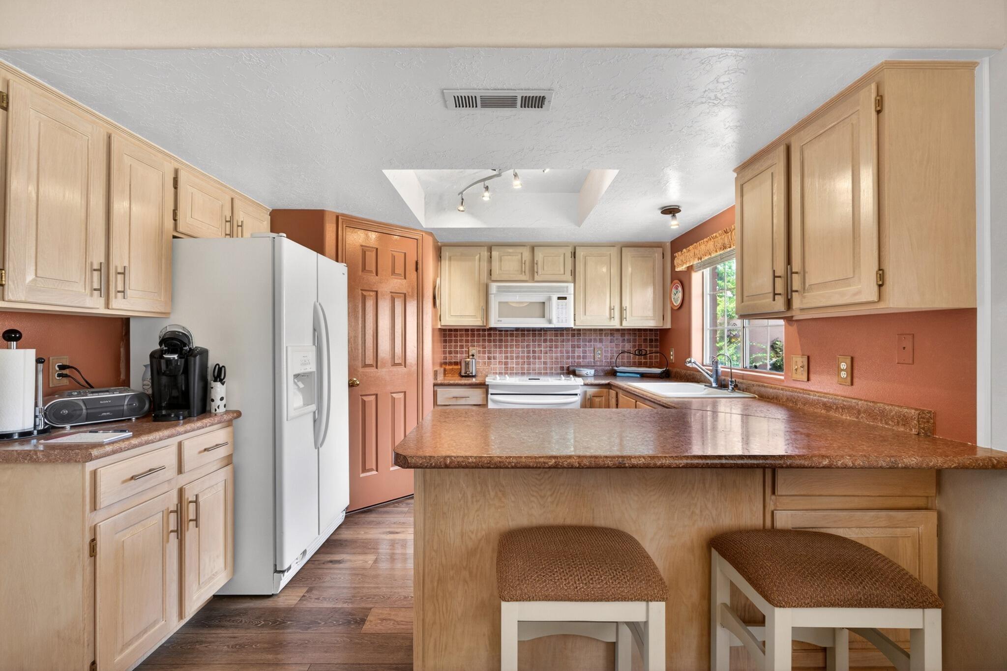 SUN COUNTRY MEADOWS SOUTH TOWNHOMES - Residential