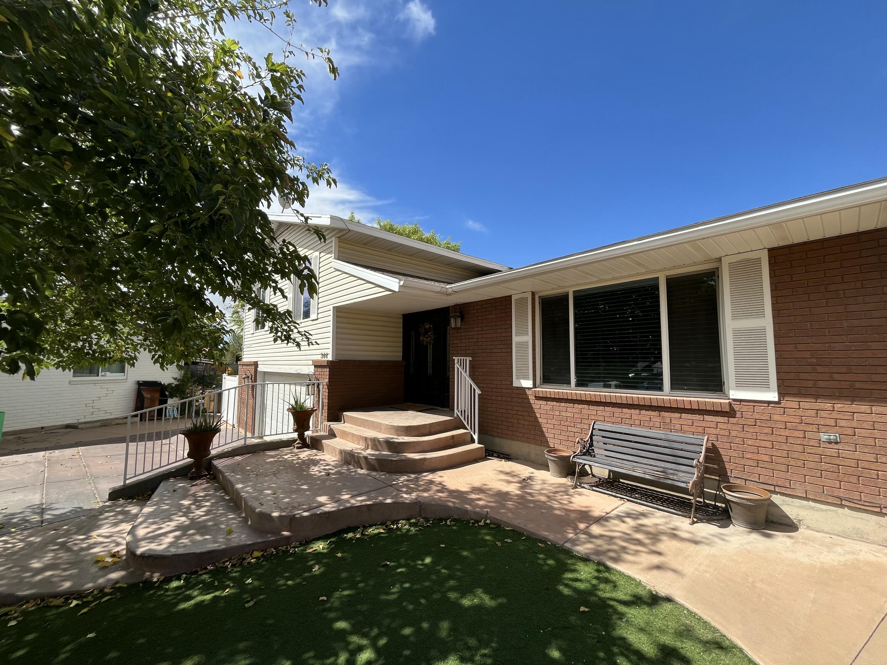 INTERMOUNTAIN ESTATES - Residential