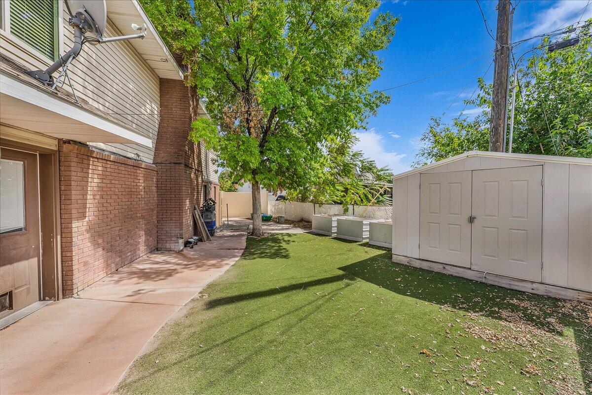 INTERMOUNTAIN ESTATES - Residential