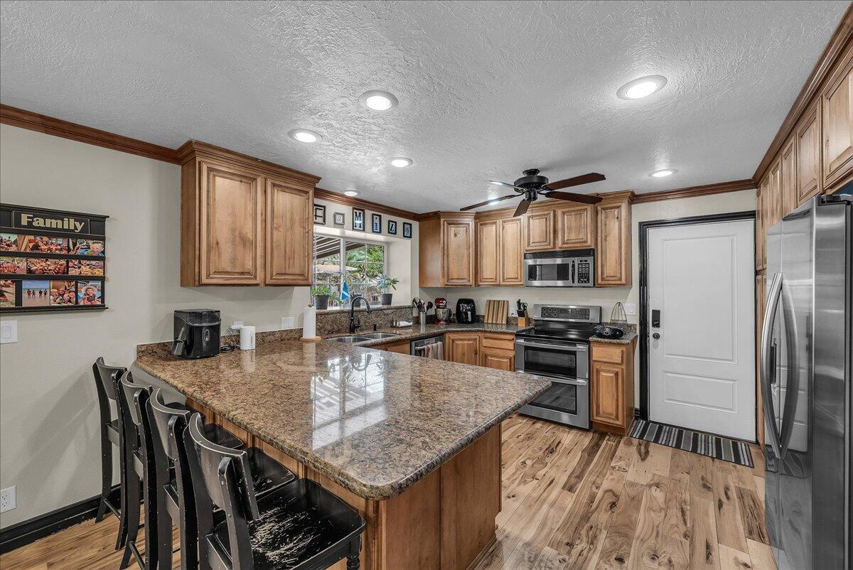 INTERMOUNTAIN ESTATES - Residential