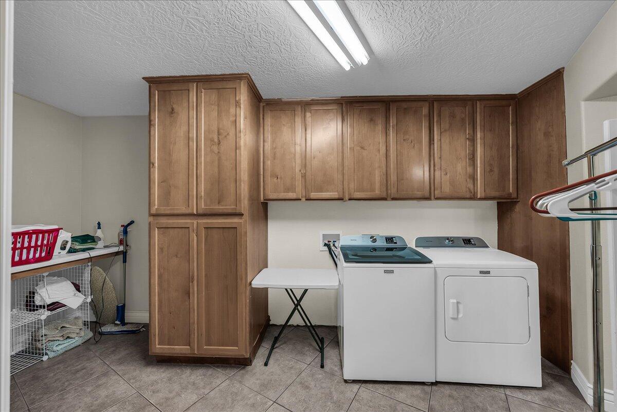 INTERMOUNTAIN ESTATES - Residential