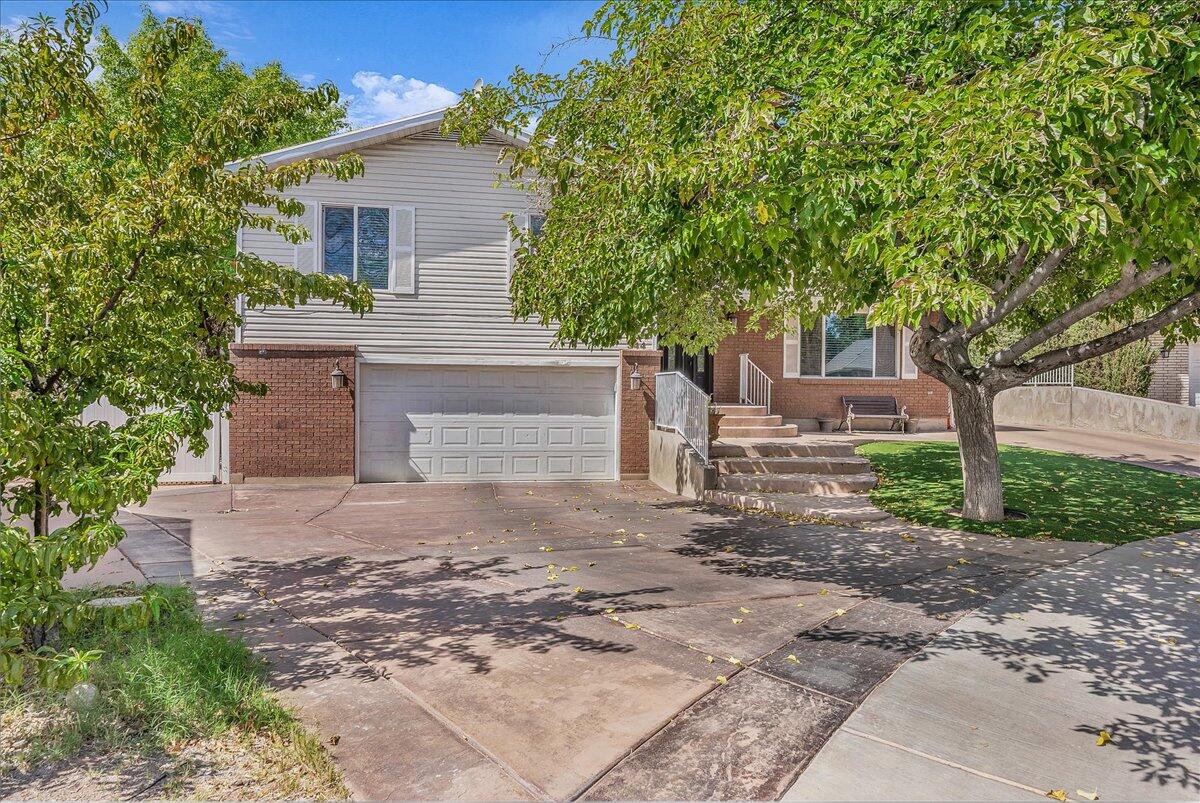 INTERMOUNTAIN ESTATES - Residential