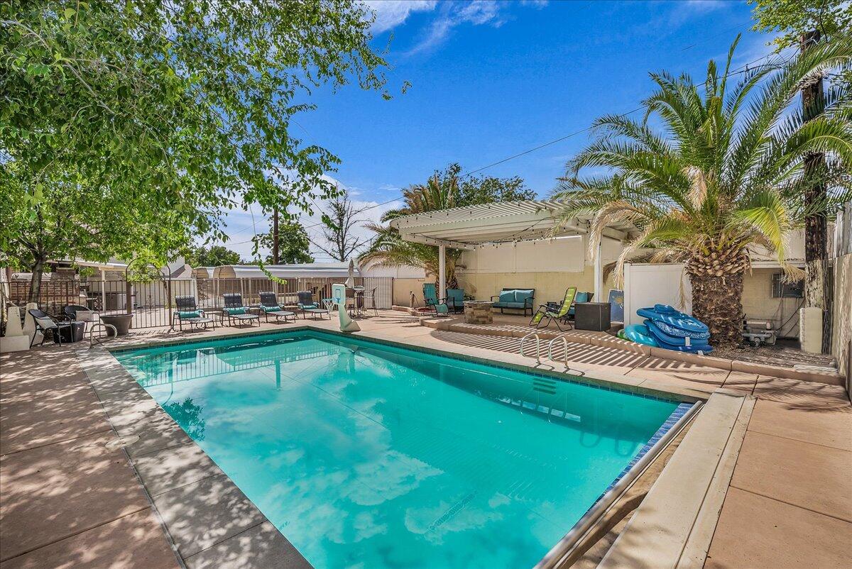 INTERMOUNTAIN ESTATES - Residential