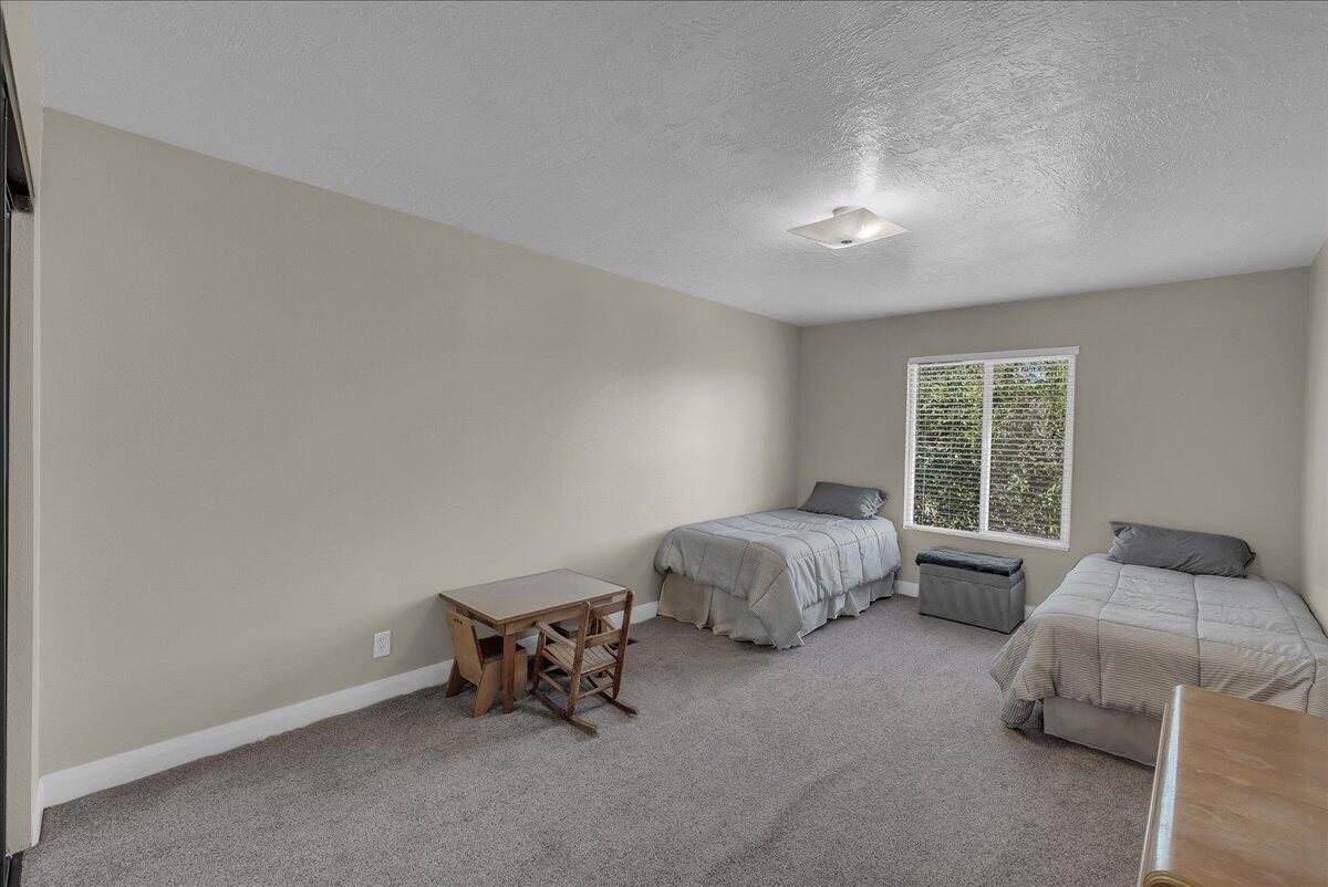 INTERMOUNTAIN ESTATES - Residential