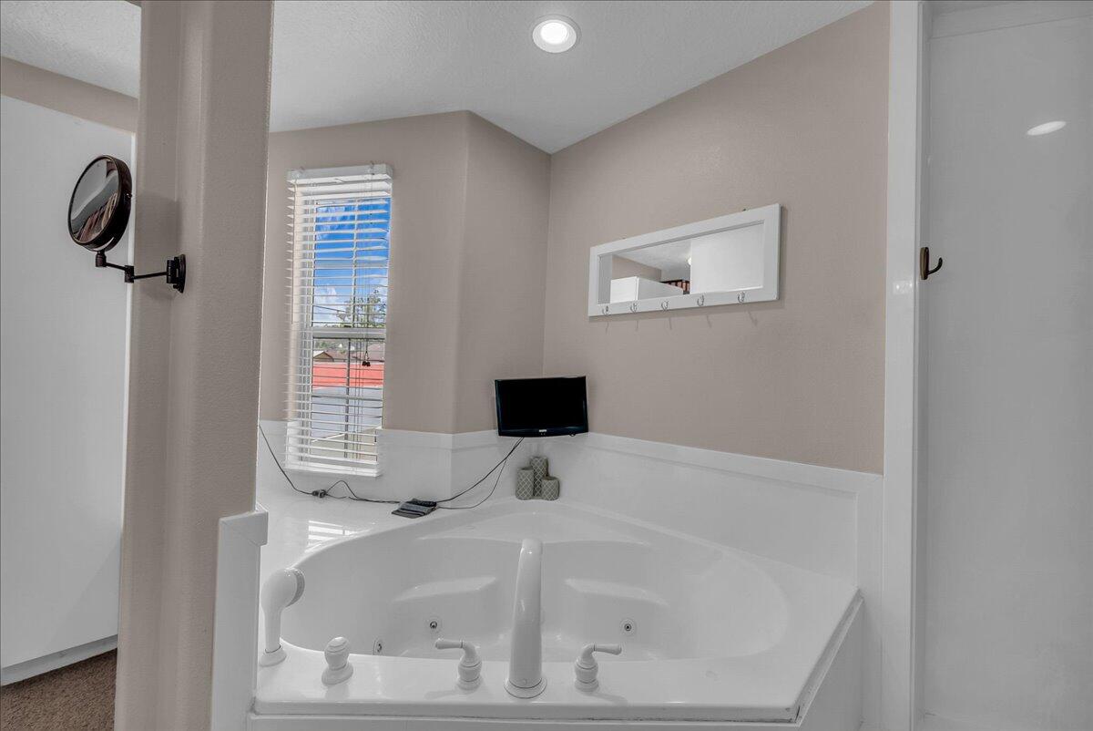 INTERMOUNTAIN ESTATES - Residential