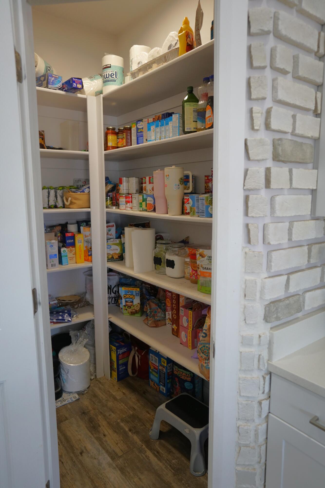 SUNNY MEADOWS ACRES - Residential