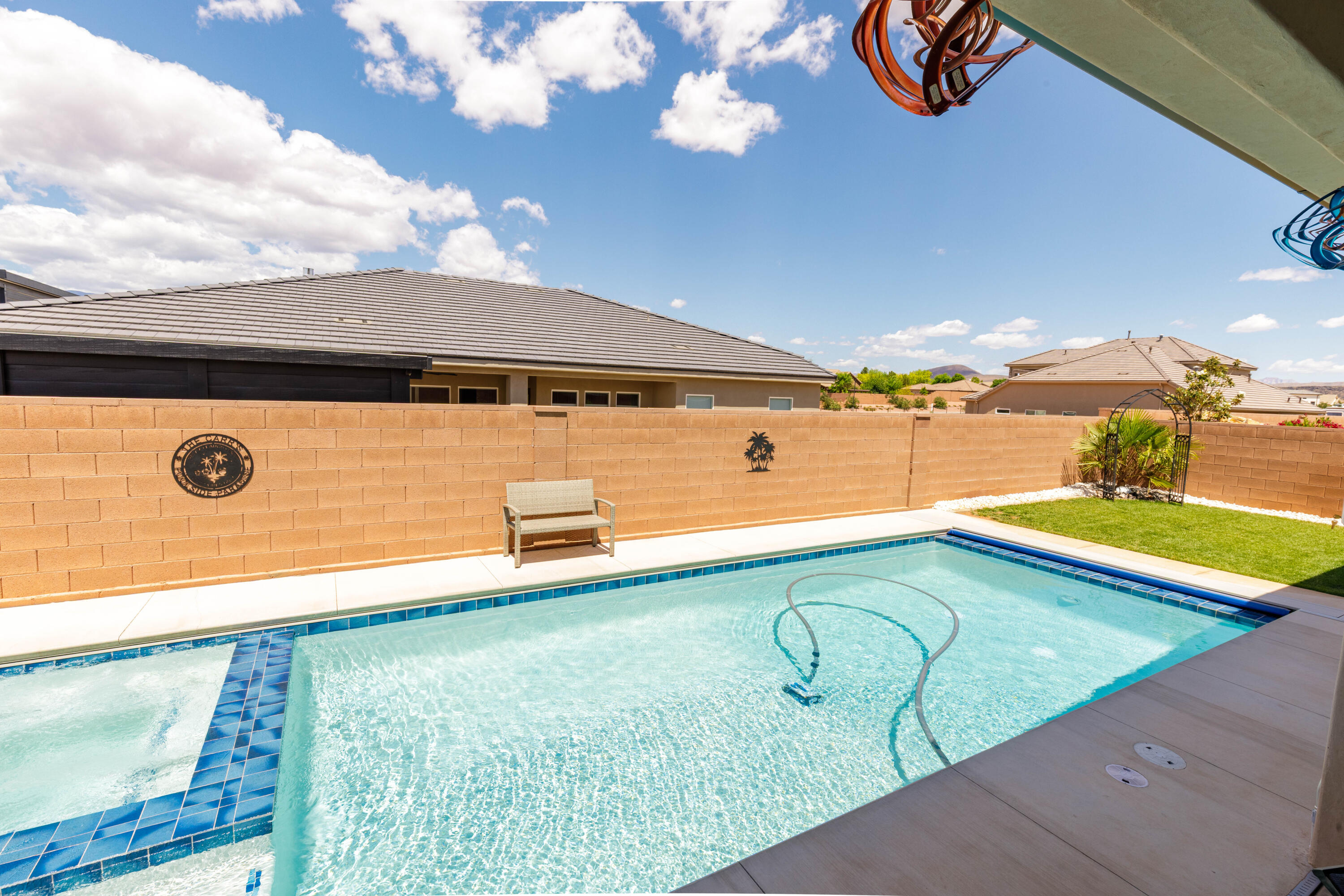 SANDSTONE FIELDS - Residential