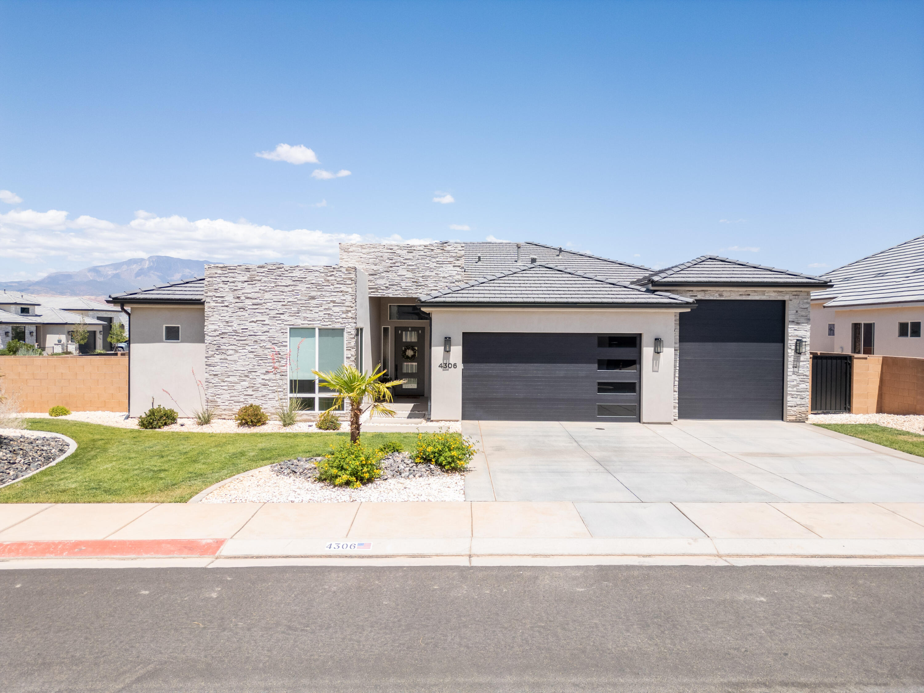 SANDSTONE FIELDS - Residential