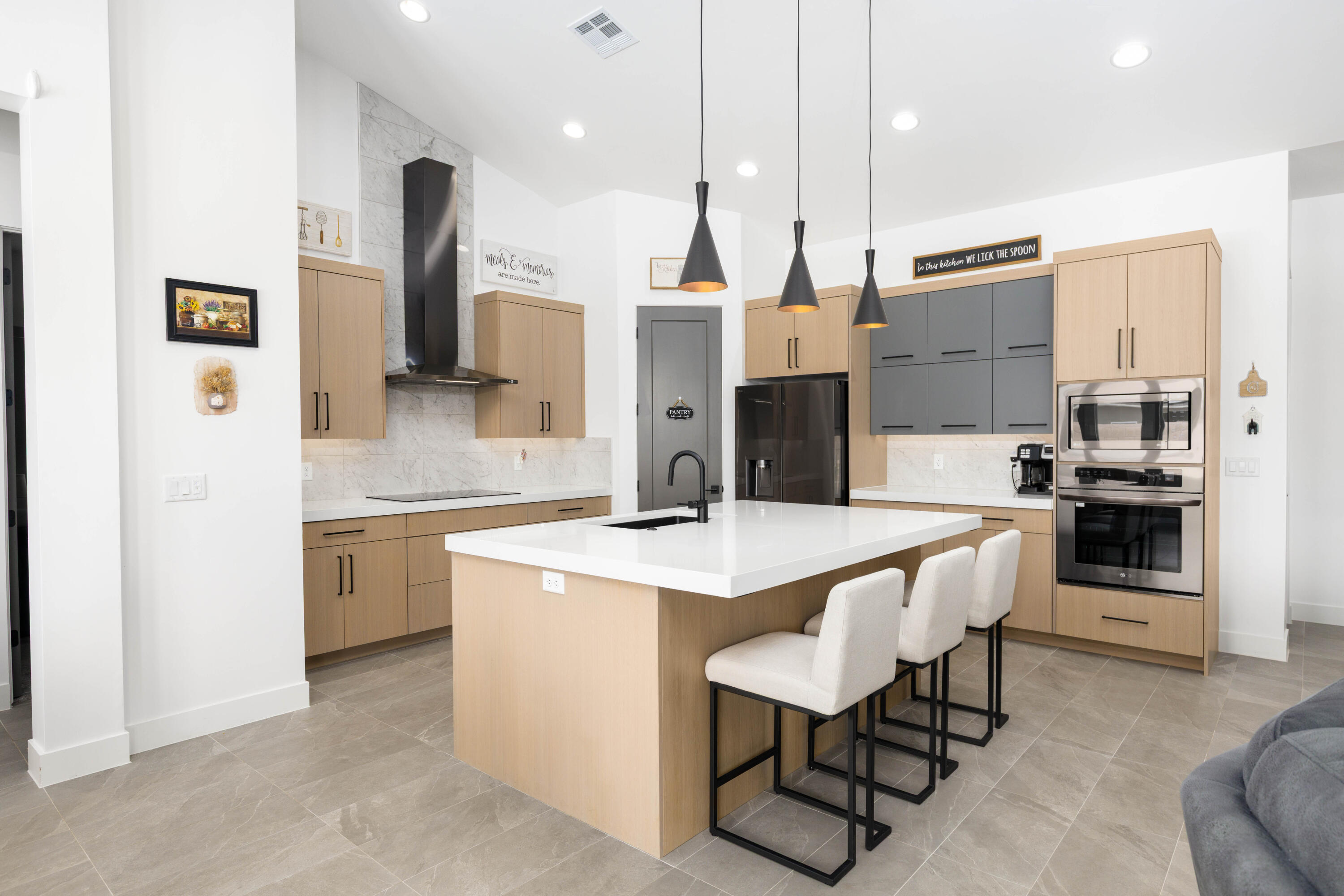 SANDSTONE FIELDS - Residential