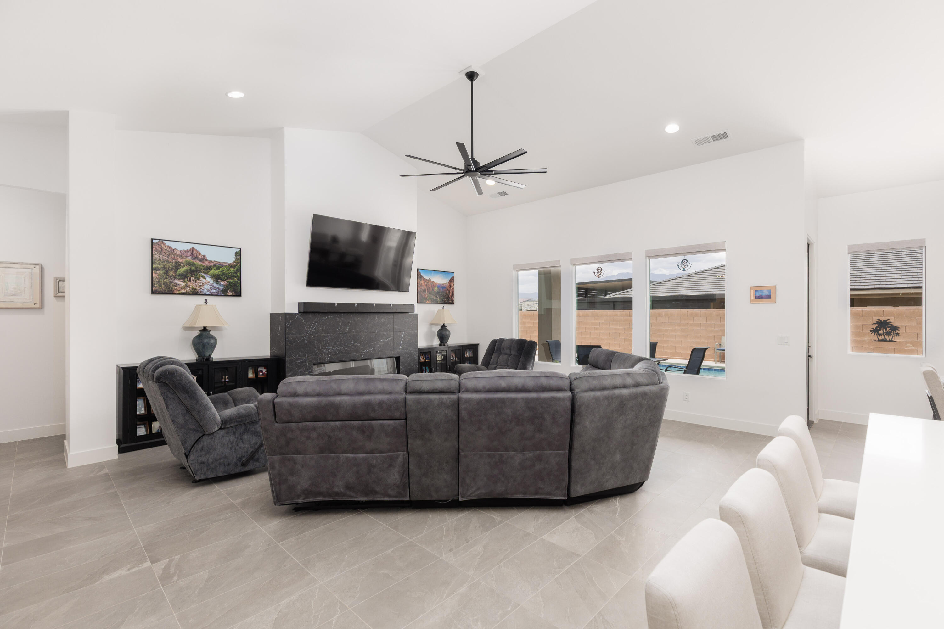 SANDSTONE FIELDS - Residential