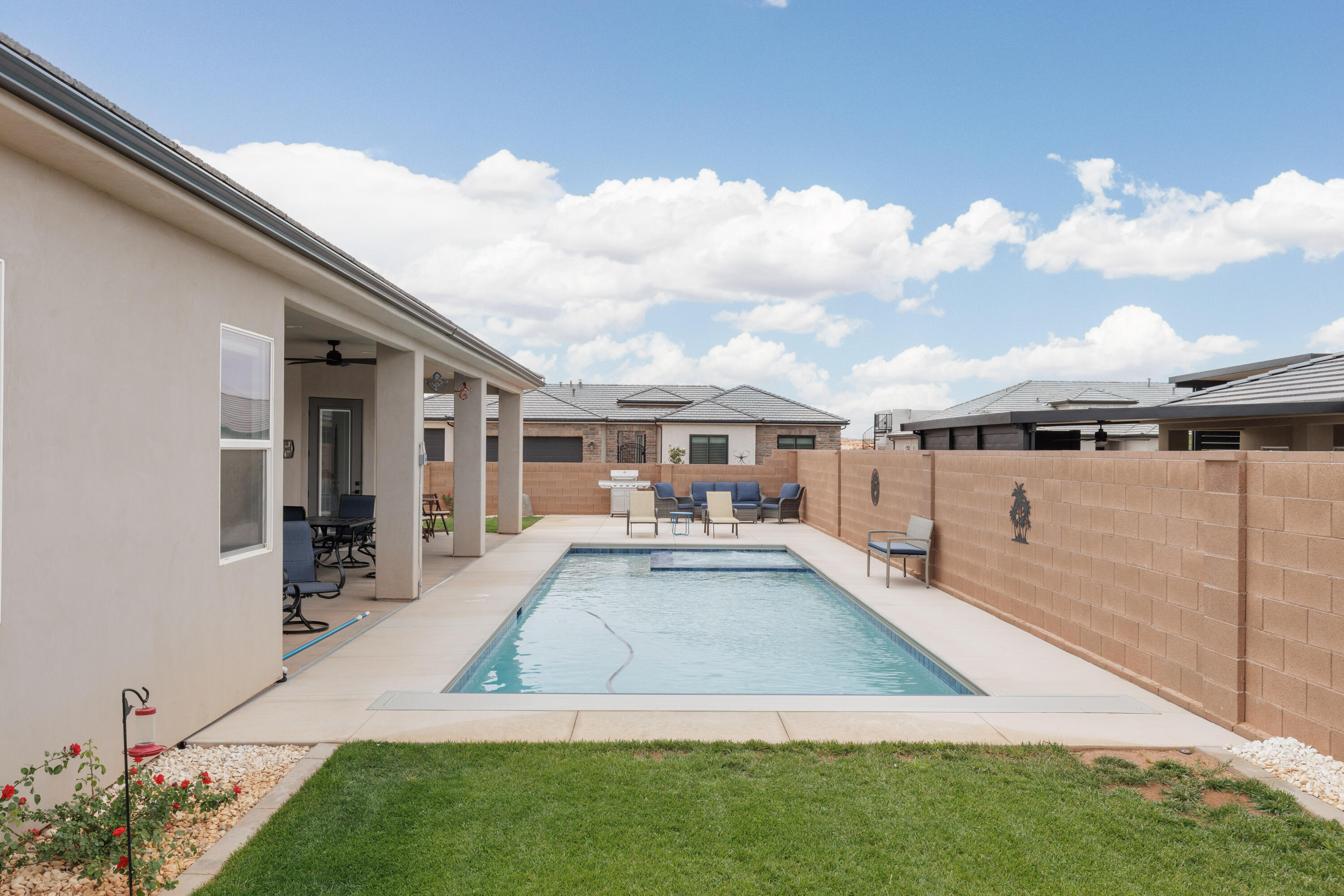 SANDSTONE FIELDS - Residential