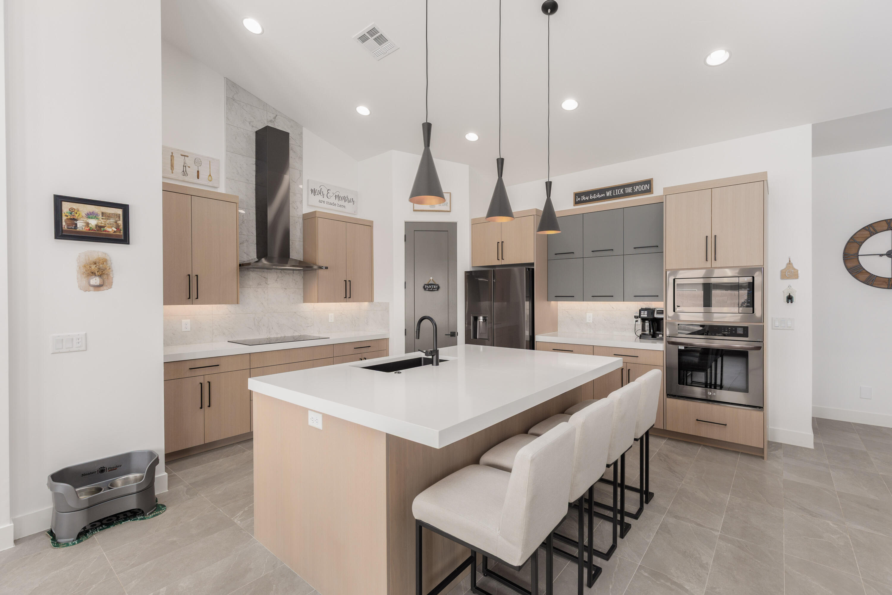 SANDSTONE FIELDS - Residential