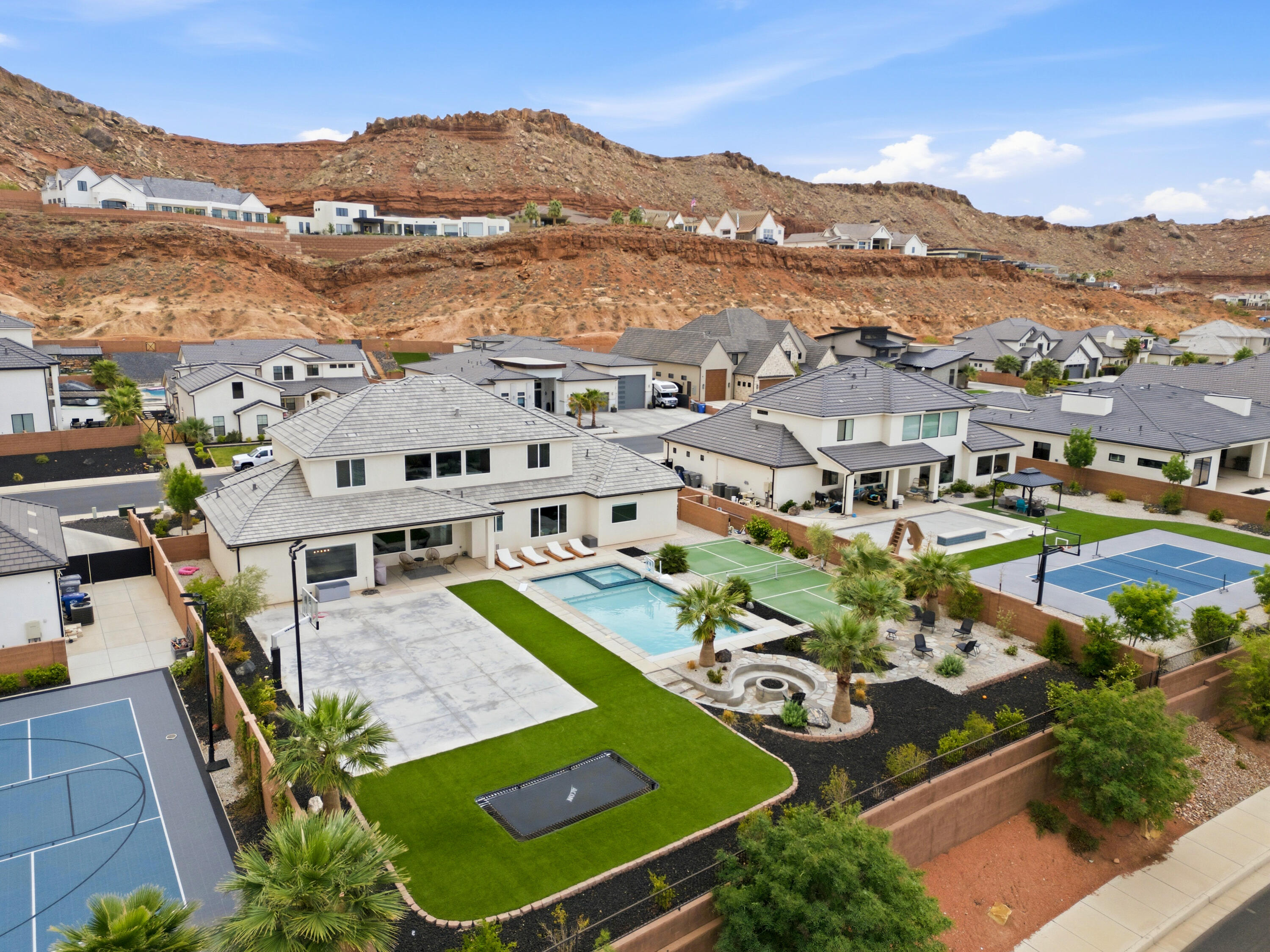 MAPLE ESTATES - Residential