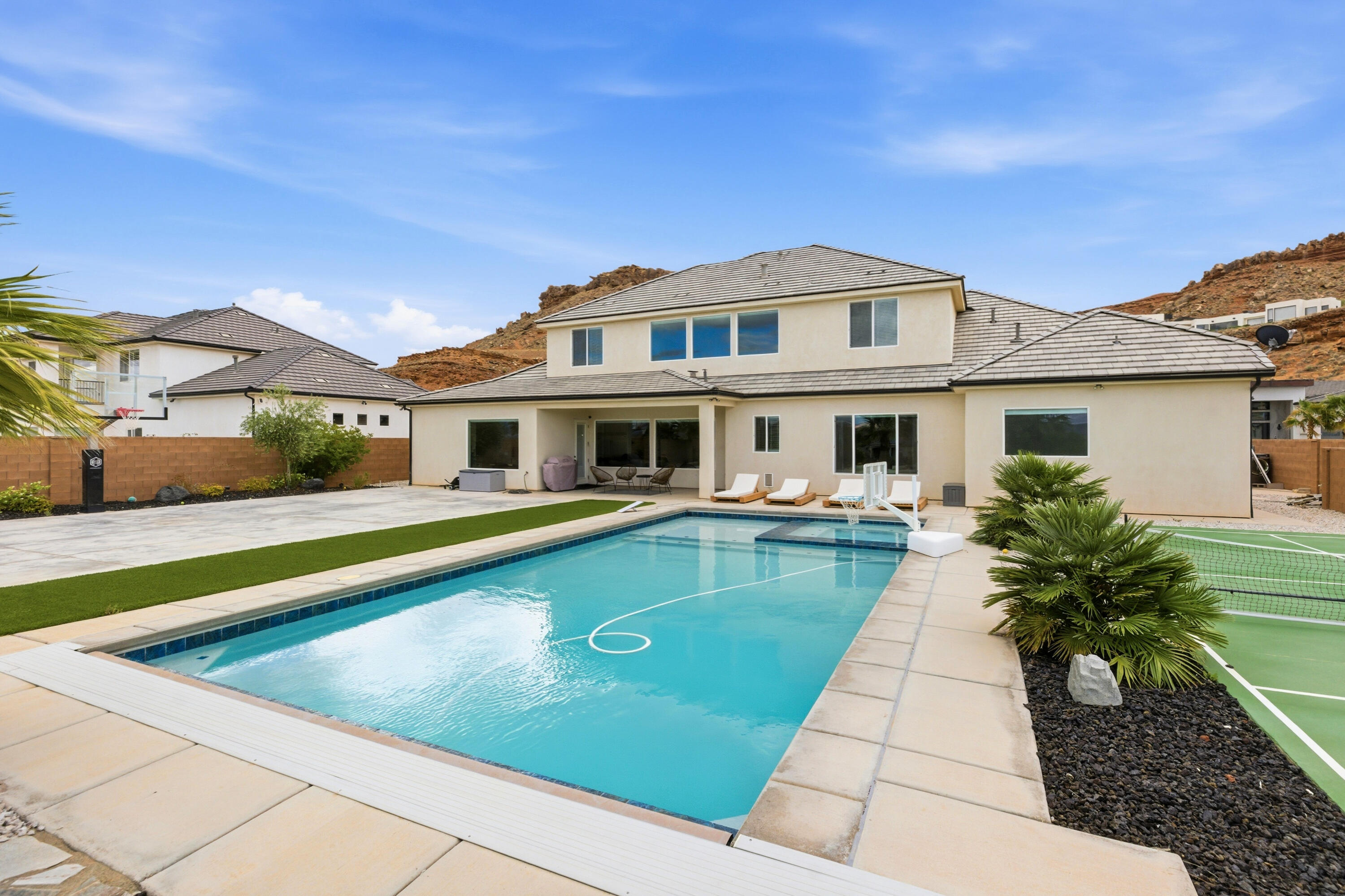 MAPLE ESTATES - Residential